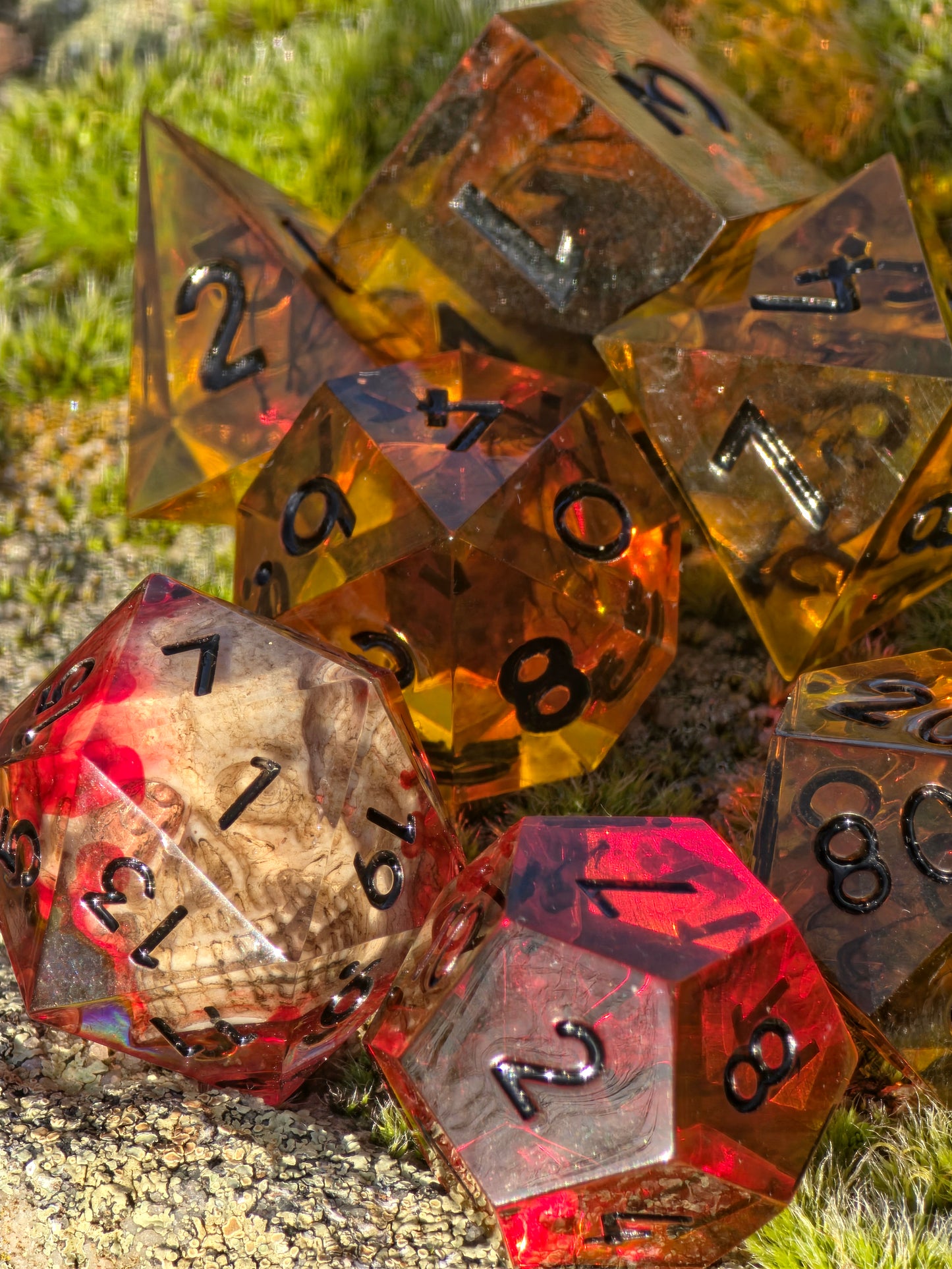 Asche und Knochen – Hellfire Resin Dice Set (7pc)