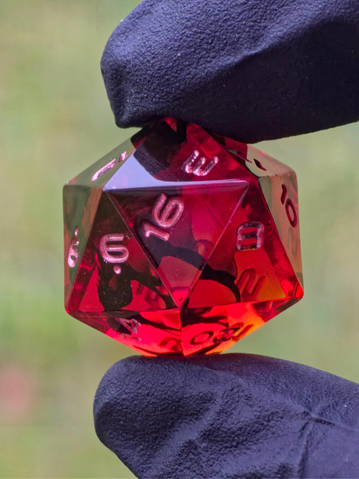 Crimson Emberflow – Handgemachtes DnD Würfelset in Feuerrot & Bernstein | Resin Dice Set mit Magma-Effekt | Polyedrische Würfel TTRPG