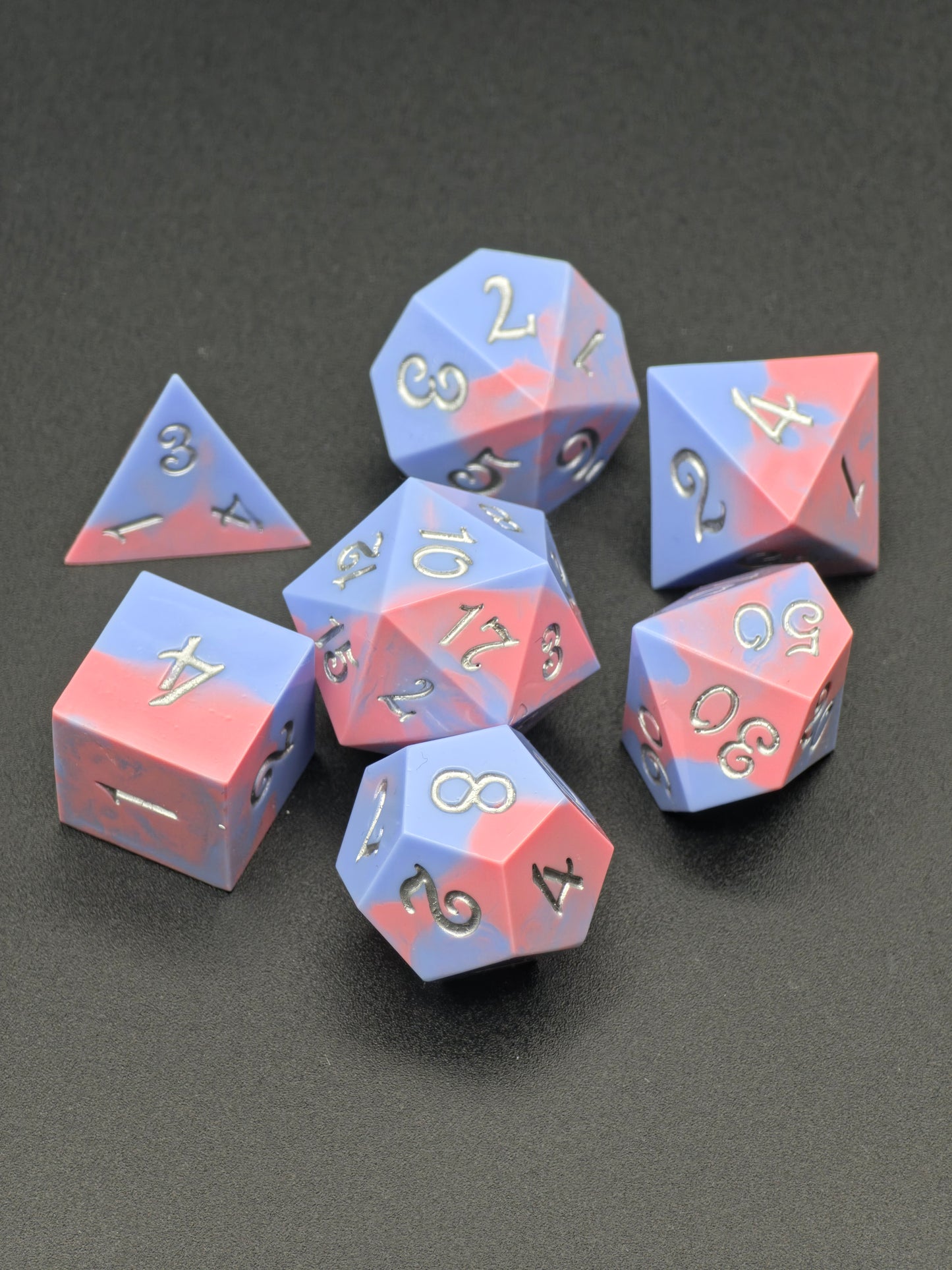 Cotton Candy Skies – Handgemachtes DnD Würfelset in Pastellblau & Rosé | Resin Dice Set mit sanftem Farbverlauf | Polyedrische Würfel TTRPG