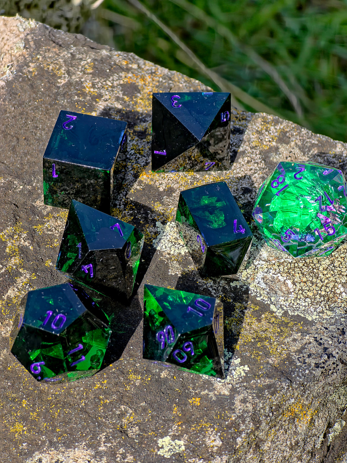 Guardian of the Emerald Dream - Ysera Inspired Würfelset – 7-teiliges DnD Dice Set | World of Warcraft Emerald Dream Dragon | Grüne Drachen Würfel | Handmade Resin Dice