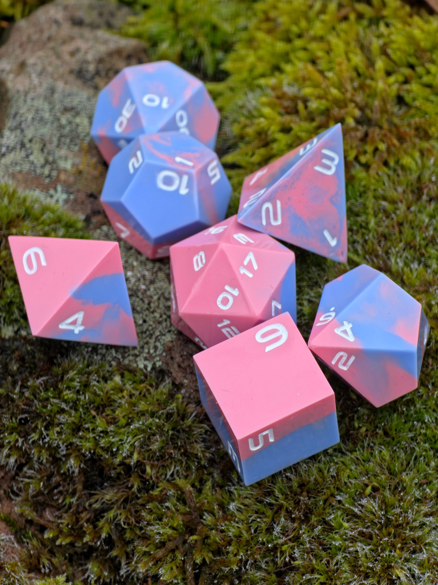 Zuckerwolken – Cotton Candy Resin Dice Set