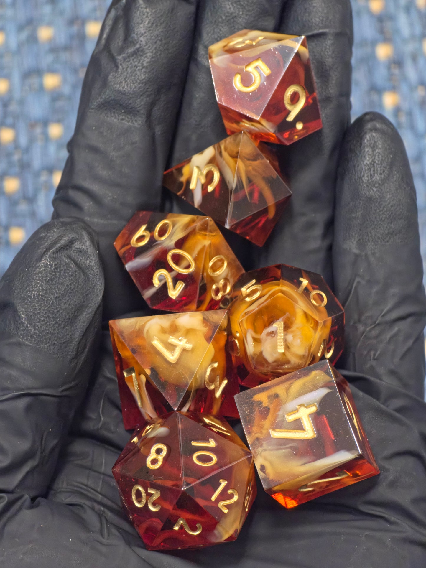 Polyedrisches Würfelset „Toffee Swirl Nebula“ – Handgemachte Resinwürfel karamell-toffee mit Cream Cloud Effekt | DnD Dice Set TTRPG
