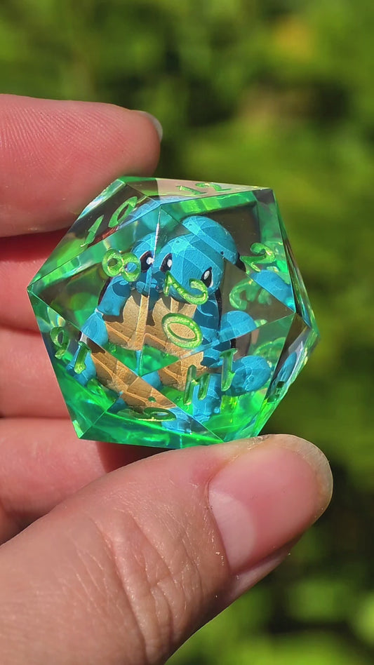 Shiggy – Toxic Lagoon D20 35 mm – Pokémon-inspirierter Resin Würfel in Neon Acid Green | Handgefertigter Chonk DnD Würfel