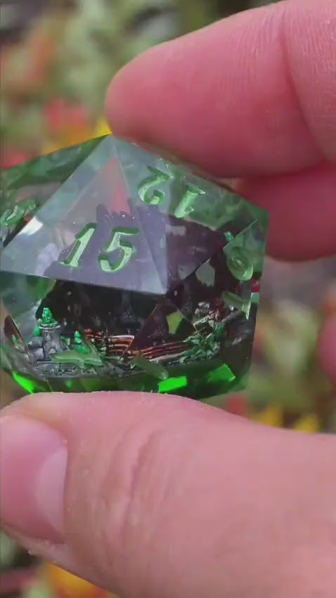 Nachtschatten D20 35mm – Handgemachter Resin Dragon Dice inspiriert von Ohnezahn aus How to Train Your Dragon, Schwarzer Drache Fantasy Würfel