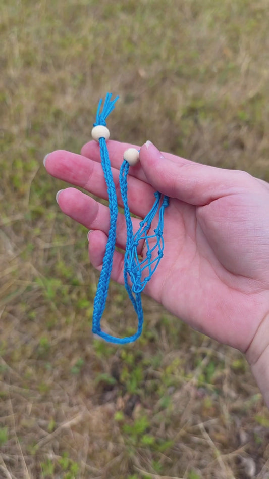 Ocean Weaver – Dice Pendant Würfelhalter für 28 mm D20 – Türkise Dice Necklace | Verstellbarer Dice Holder für Resin Würfel