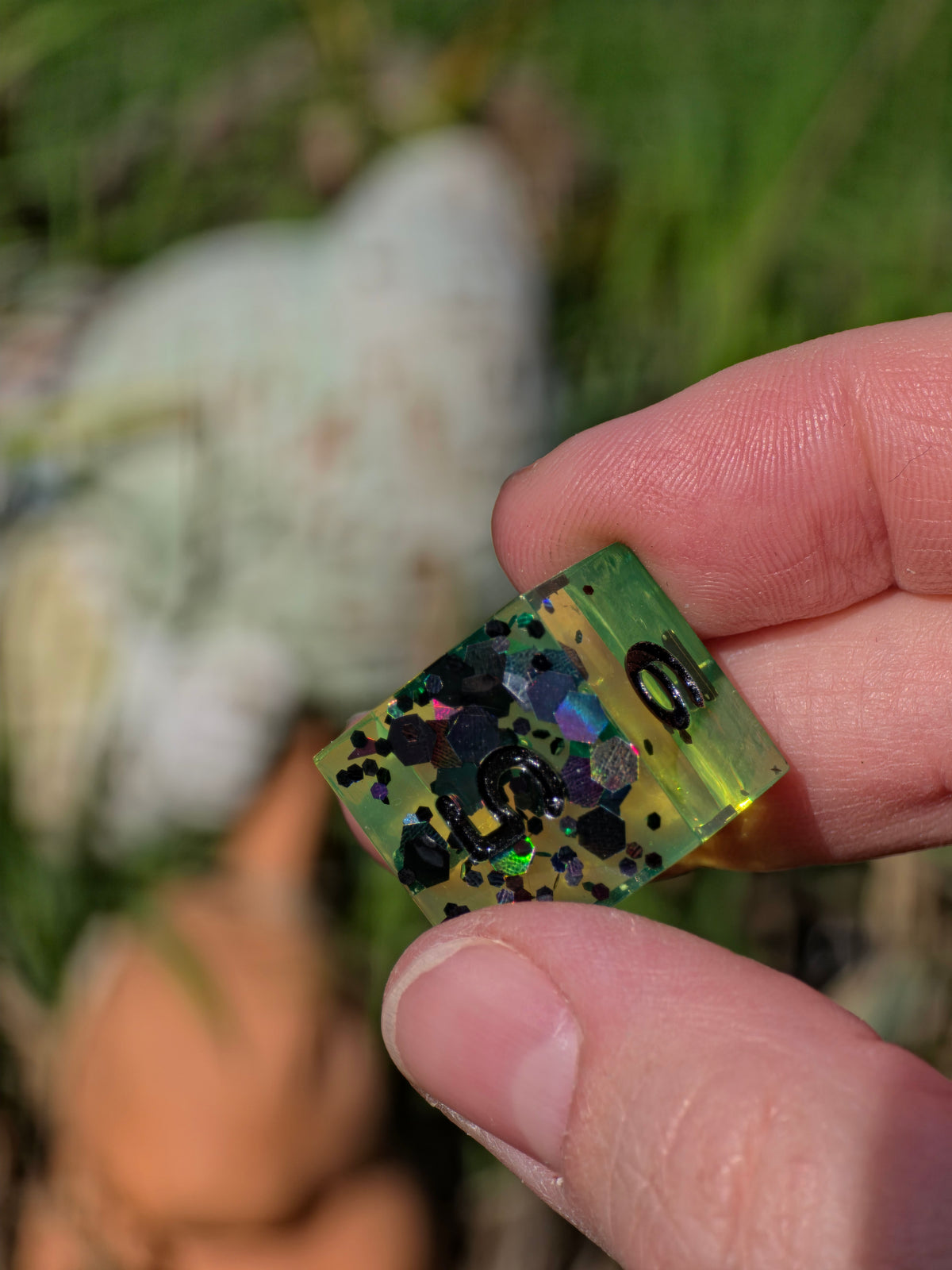 Uranium Glass – Toxic Emerald Würfelset – 7-teiliges DnD Resin Dice Set | Giftgrüne Fantasy Würfel mit schwarzen Zahlen | Handmade RPG Dice