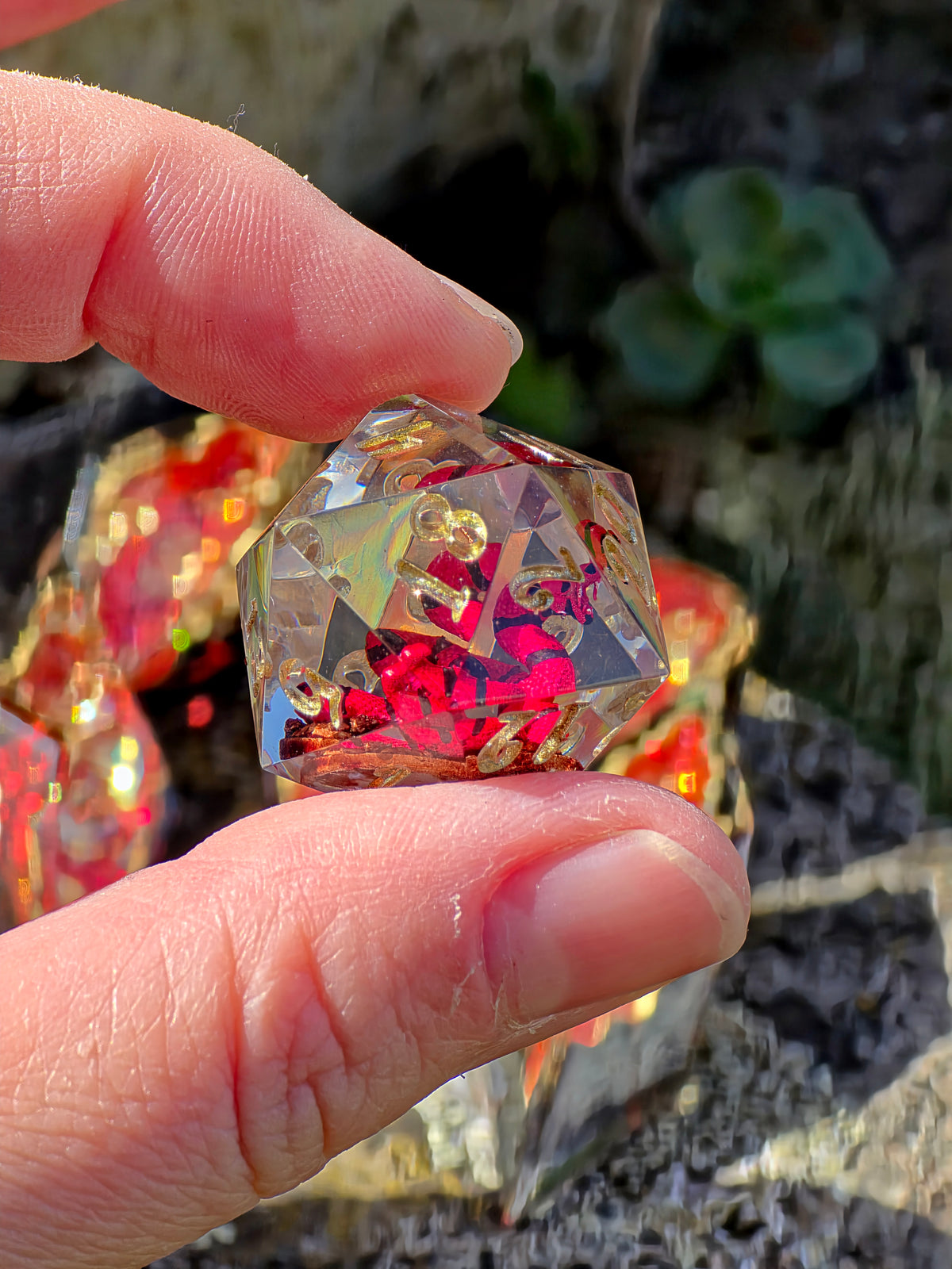 Crimson Serpent – Heart of the Volcano Lava Serpent Würfelset – Rote Schlange im D20 | 7-teiliges DnD Resin Dice Set mit Lava Geoden, Gold & Schwarz | Handmade Fantasy Würfel