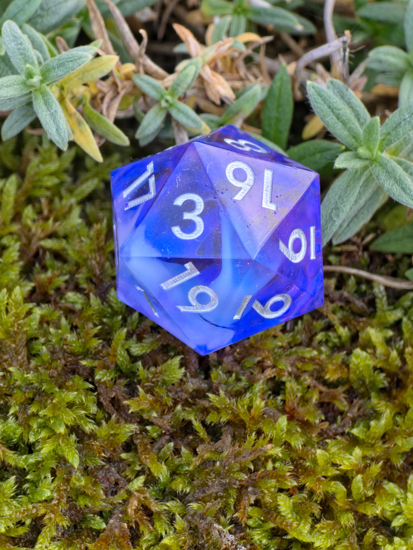 Einzelner Polyedrischer D20 – Cloud Effekt Pink Blau Transparent | Handgemachter Resinwürfel Standardgröße | DnD Dice Pen and Paper TTRPG Fantasy Würfel