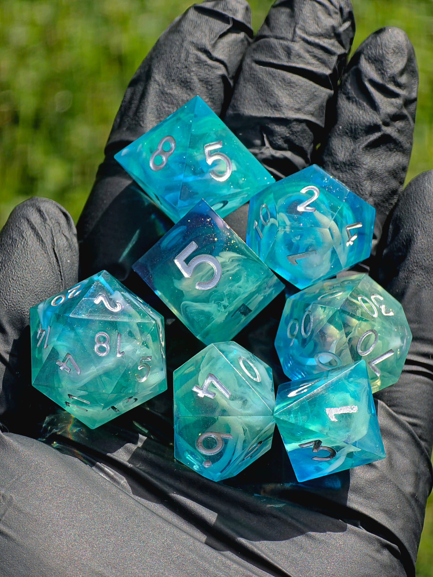 Polyedrischer DnD Würfelset 7 Stück – Ocean Mist Cloud Dice | Handgemachte Resin Würfel in Blau Türkis Zitronen Transparent mit Cloud-Effekt