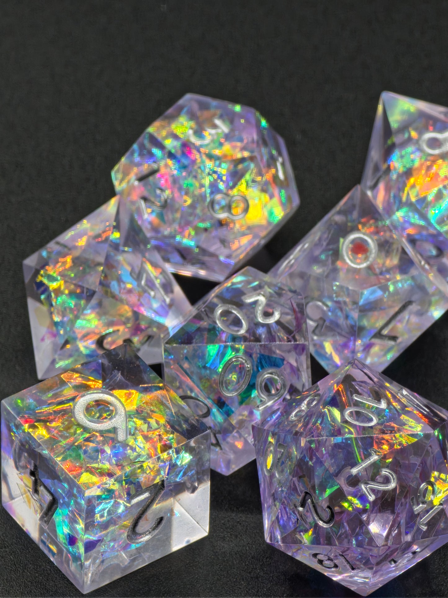 Polyedrisches DnD Würfelset Crystal Aurora – Handgemachte Resinwürfel mit Holographic Flakes | DnD Pen and Paper TTRPG