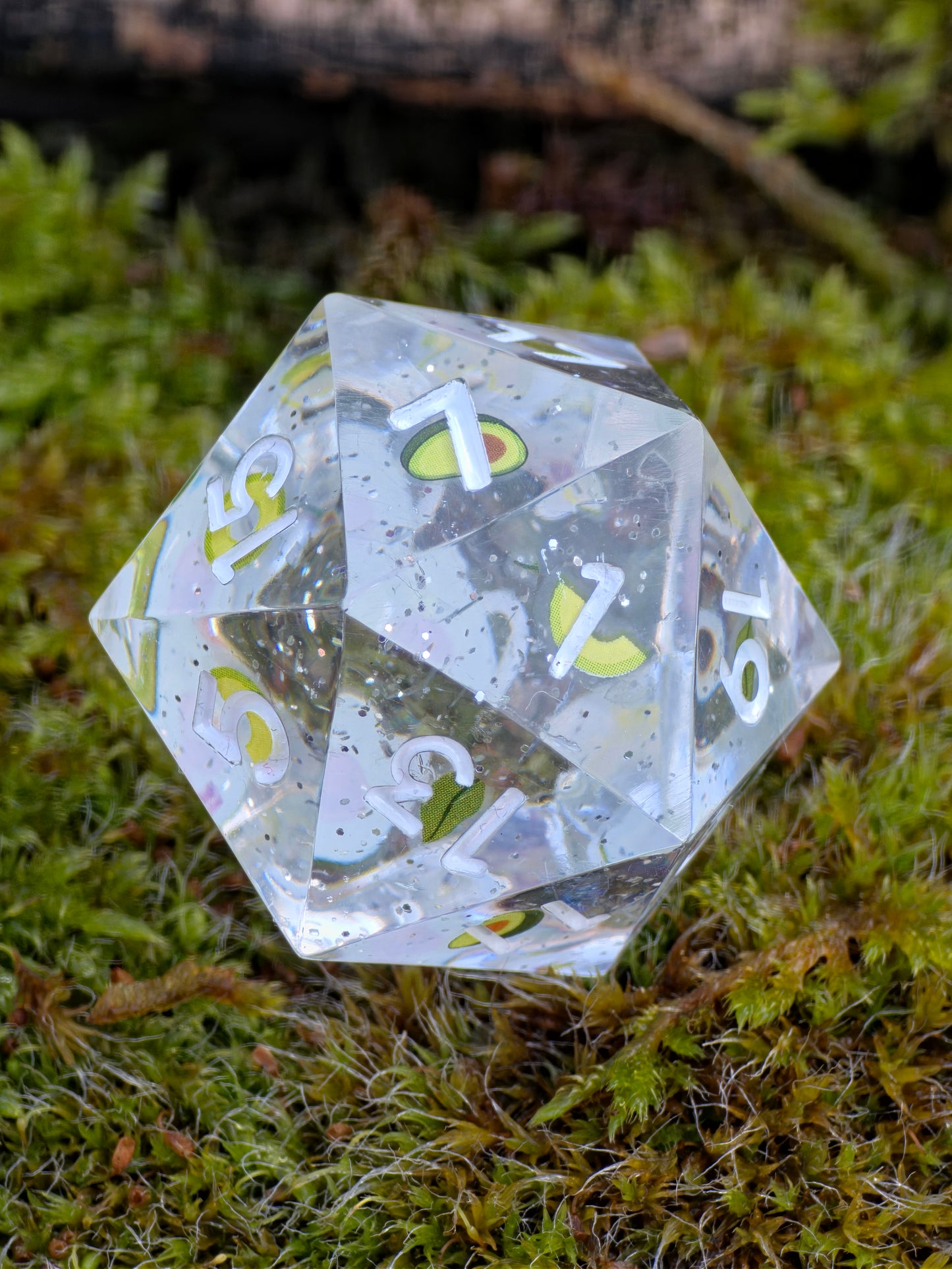 Einzelner Polyedrischer D20 – Avocado Würfel Transparent – Handgemachter Resinwürfel Standardgröße | DnD Pen and Paper TTRPG