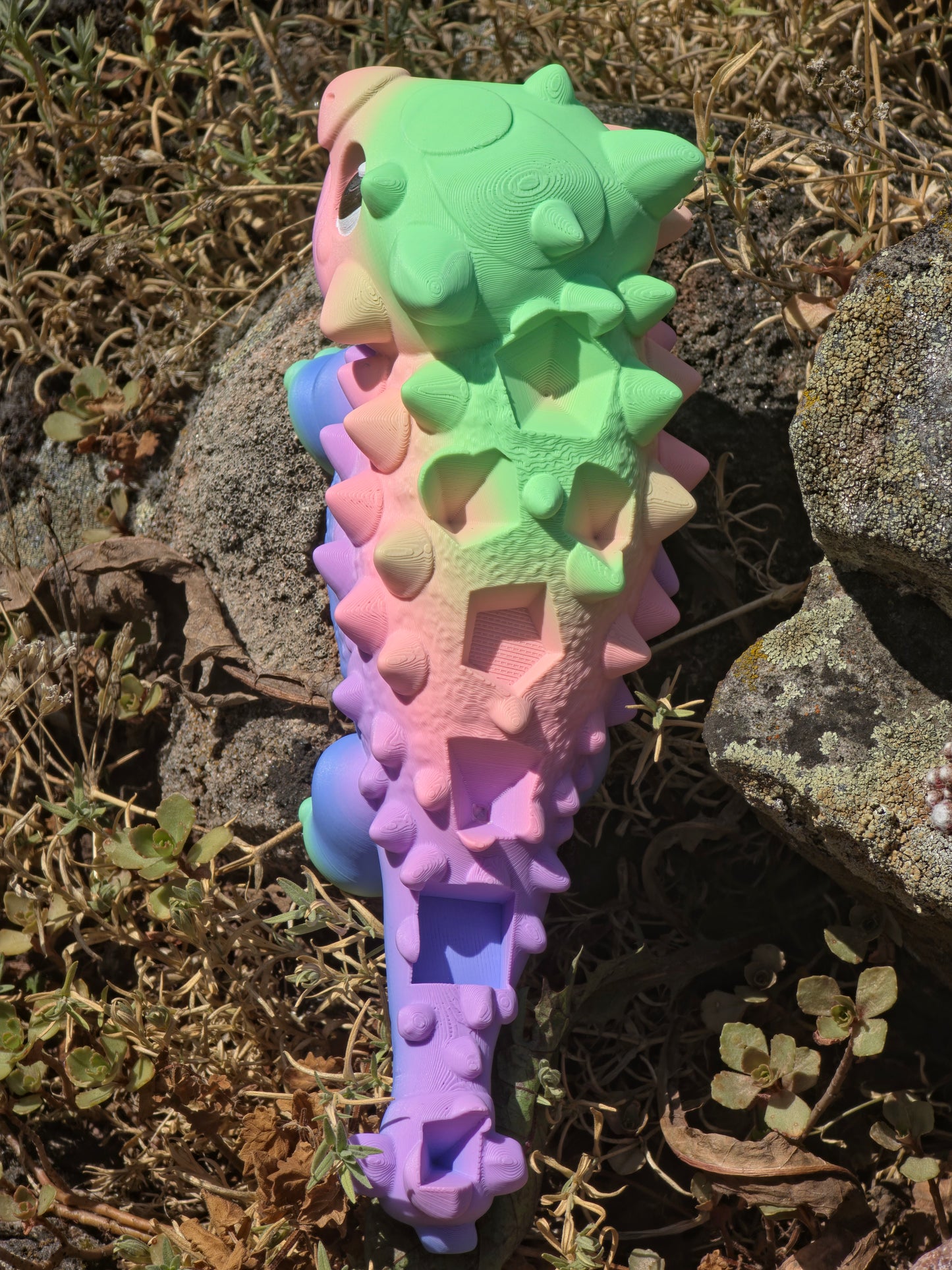 Buba Cotton Candy Dreams Dice Holder – Süßer Ankylosaurus Würfelhalter für 7 Dice | 3D-gedruckter DnD Dice Organizer mit Gem D4 Slot (ohne Würfel)