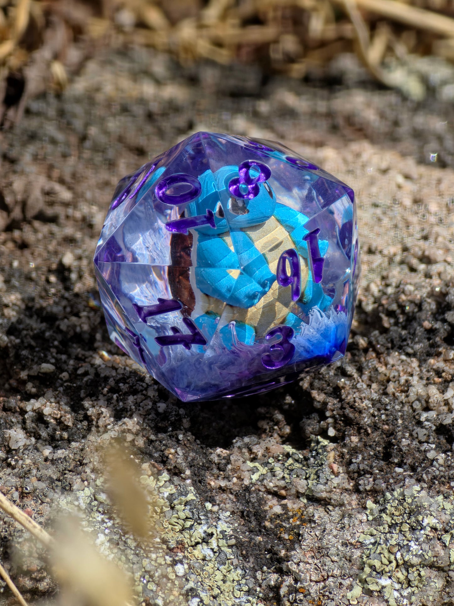 🌟 Shiggy – Ocean Bloom Petri Effekt D20 – Handgefertigter Pokémon-inspirierter Resin Würfel | Standardgröße | TTRPG Sammlerstück