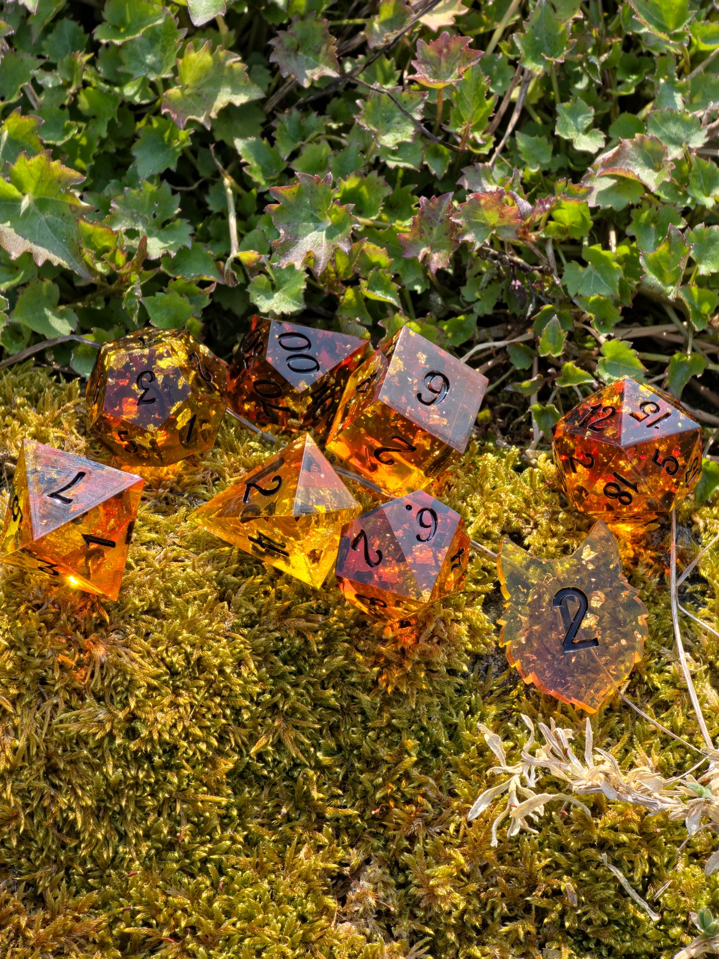 Amber Dice Set "Golden Resin Amber" - 8 Dice Set with Gold Flakes, Honey Amber Effect | Black Numbers | Handmade Sharp Edge TTRPG Dice