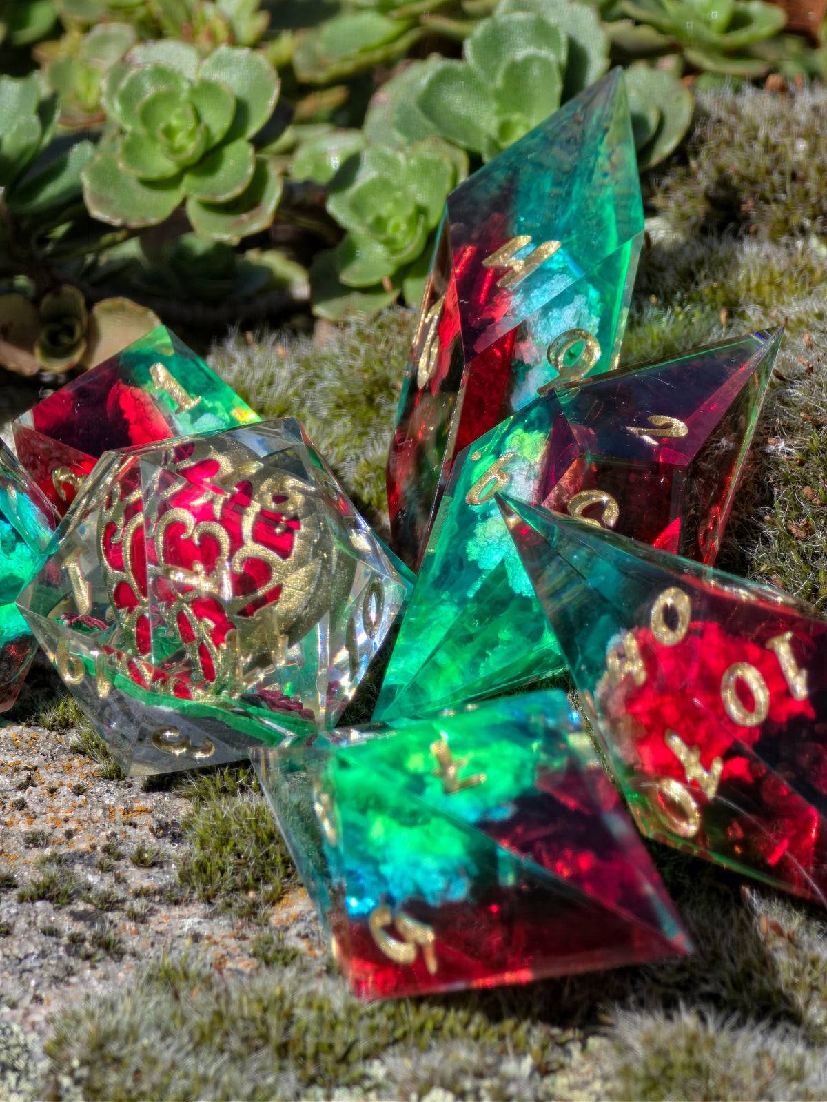 Heart Vessel – Essence of Hyrule Heart Vessel Elongated Würfelset – Zelda Breath of the Wild & Tears of the Kingdom Inspired | 7-teiliges DnD Dice Set mit Herzcontainer & Geoden