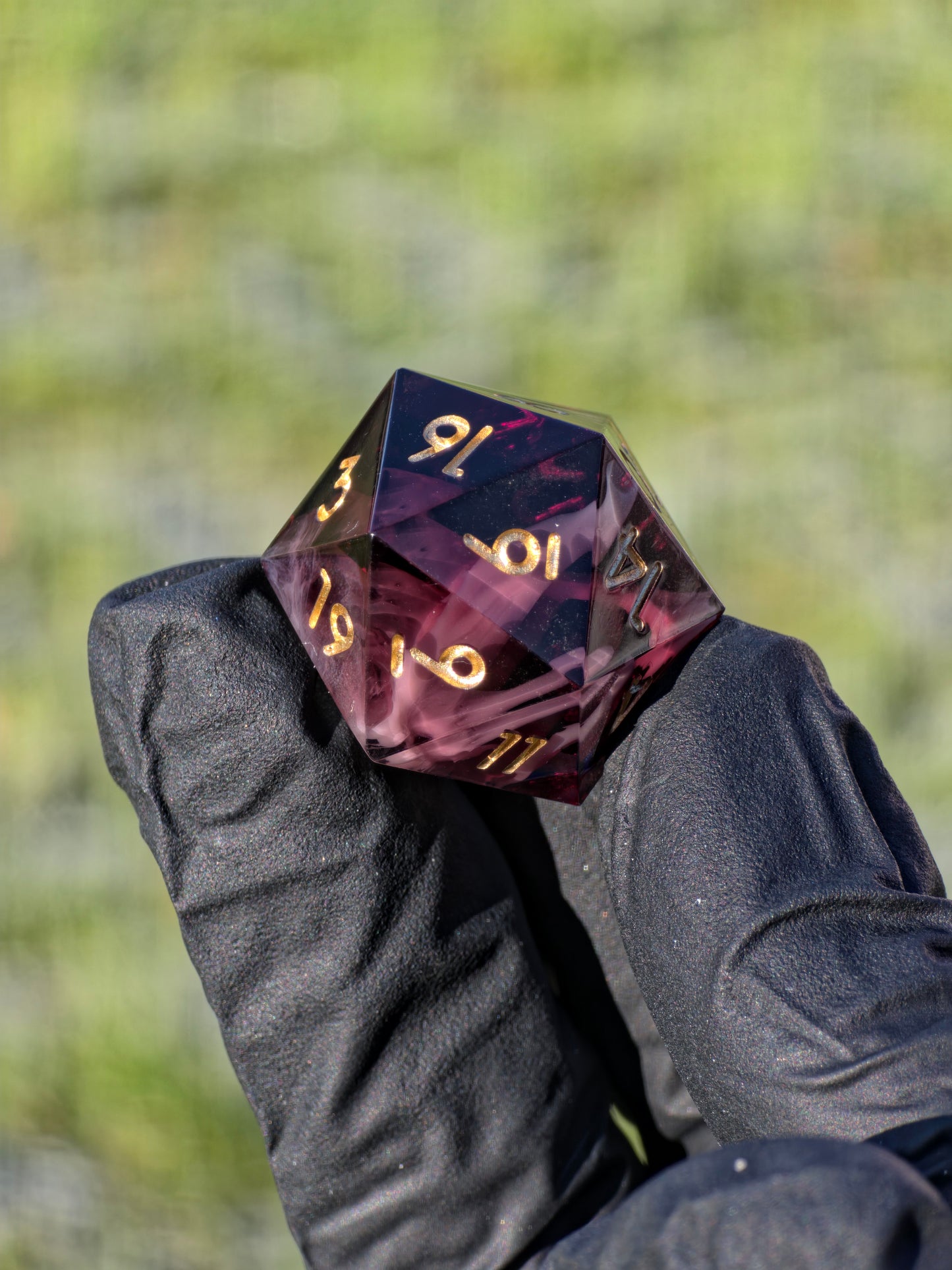 Polyedrisches Würfelset „Espresso Cream Nebula“ – Handgemachte Resinwürfel dunkelbraun-bordeaux mit Cloud Effekt | DnD Dice Set TTRPG