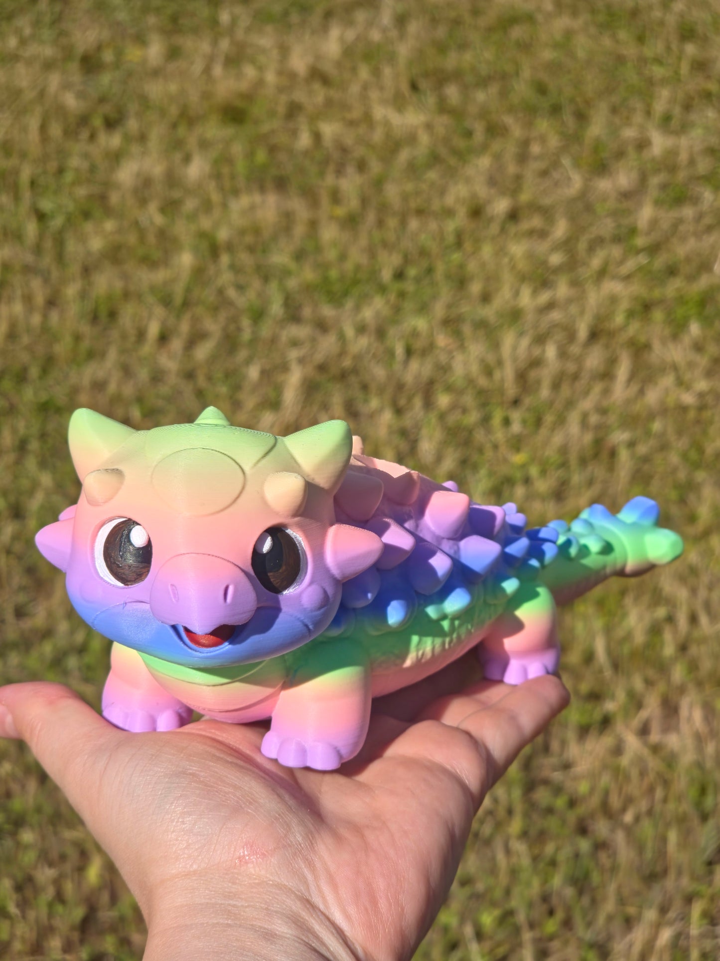 Buba Cotton Candy Dreams Dice Holder – Süßer Ankylosaurus Würfelhalter für 7 Dice | 3D-gedruckter DnD Dice Organizer mit Gem D4 Slot