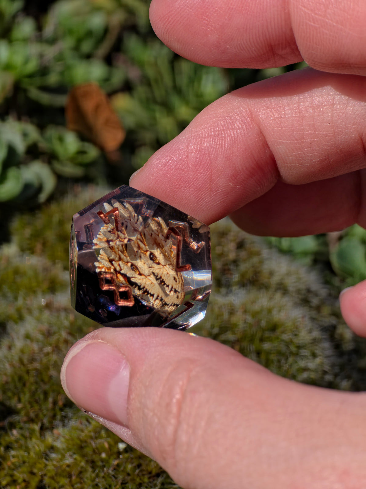 Dragon's Legacy – Ancient Skulls Drachen Schädel Würfelset – 7-teiliges DnD Resin Dice Set | Dragon Skull Dice mit Kupfer Zahlen | Handmade Fantasy Würfel