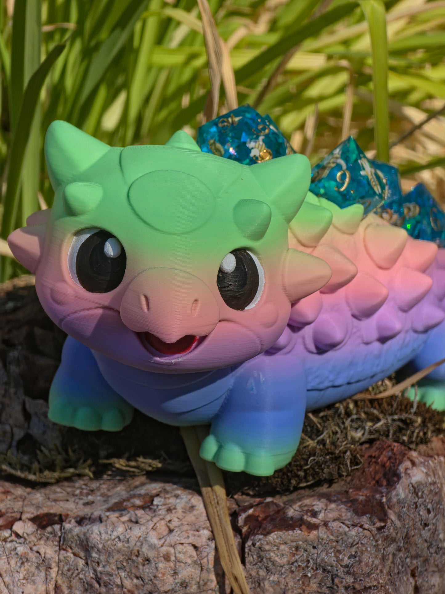 Buba Cotton Candy Dreams Dice Holder – Süßer Ankylosaurus Würfelhalter für 7 Dice | 3D-gedruckter DnD Dice Organizer mit Gem D4 Slot (ohne Würfel)