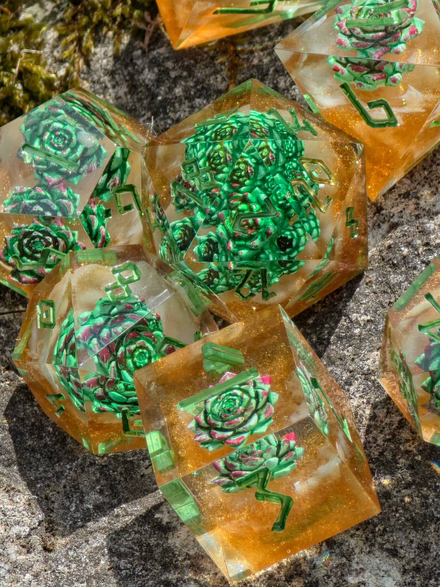 DnD Würfel Set Succulenten – Handgemachte Resin Würfel, Grün Gold Dice, Fantasy Würfel Set, RPG Dice,Mini succulent inserts, Nature