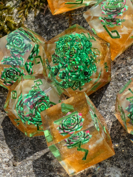 DnD Würfel Set Succulenten – Handgemachte Resin Würfel, Grün Gold Dice, Fantasy Würfel Set, RPG Dice,Mini succulent inserts, Nature