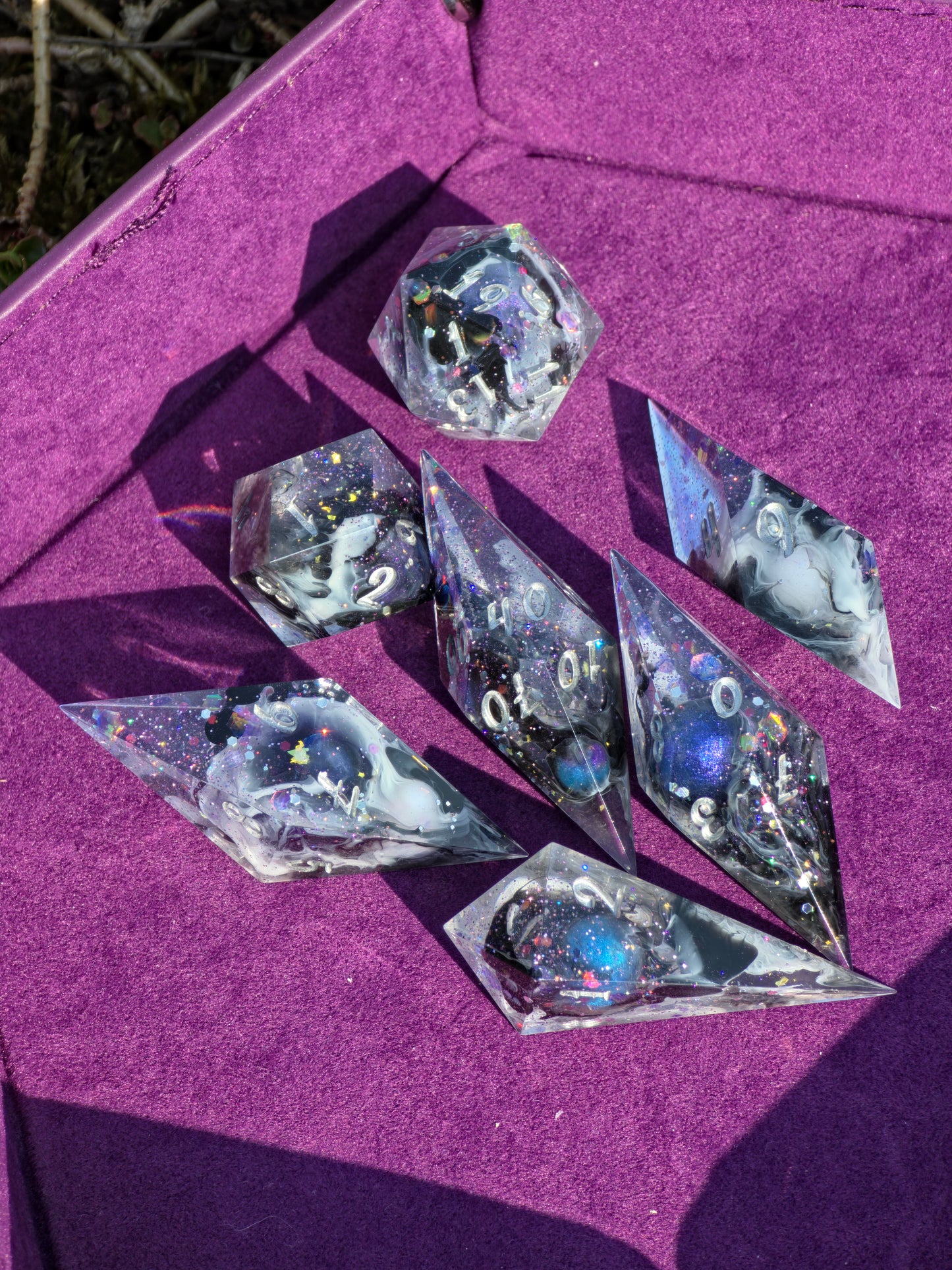 Elongated Dice Set „Cosmic Orbit“ – 7 Resin Dice with Mini Planets, Galaxy Nebula Effect | Space Dice | Silver Numbers | Handmade Sharp Edge TTRPG Dice