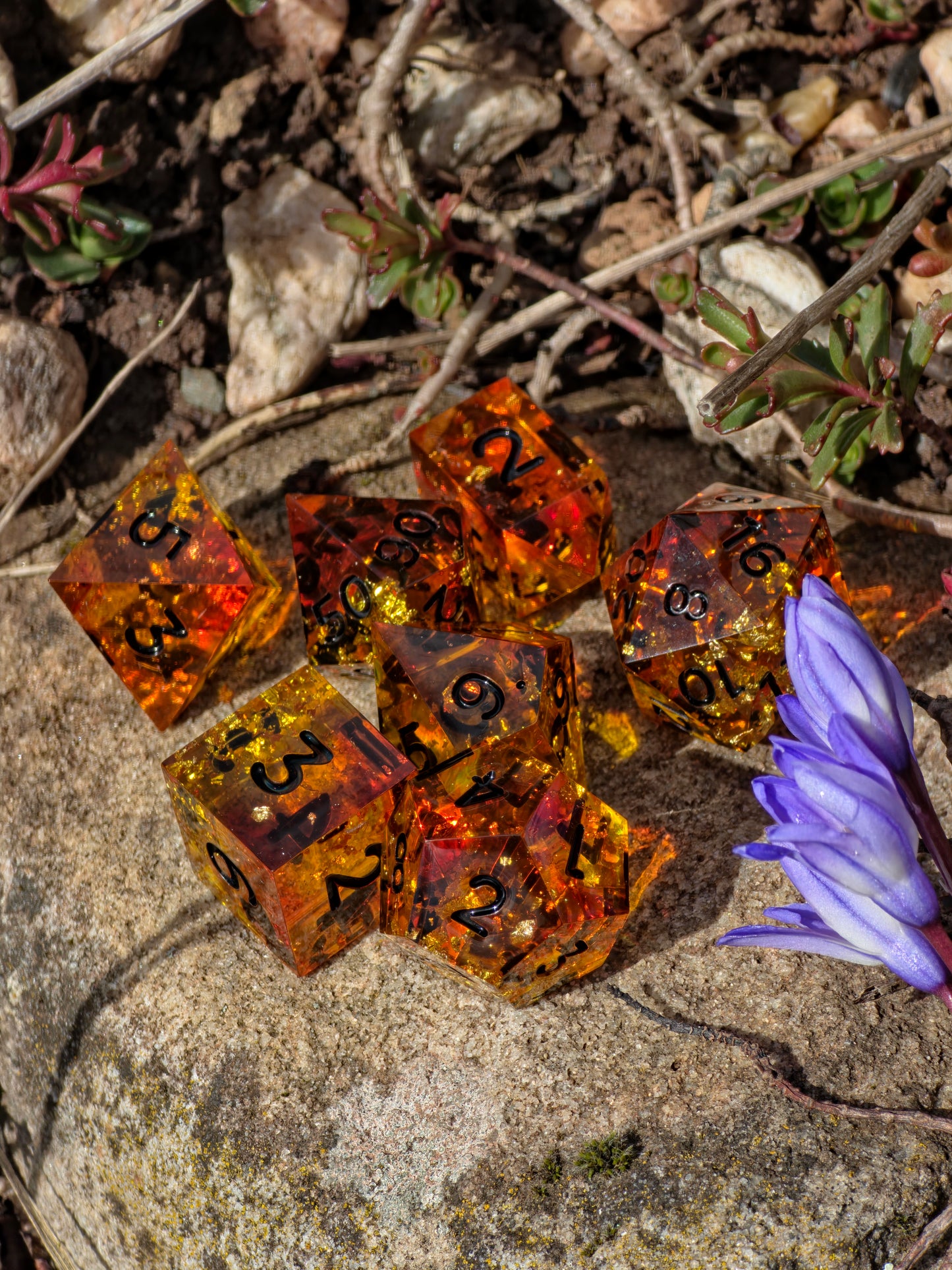 Honey Amber Dice Set – Golden Resin DnD Dice, Warm Honey Glow, Sharp Edge TTRPG Dice, Handmade Fantasy Dice Set, Bernstein Dice
