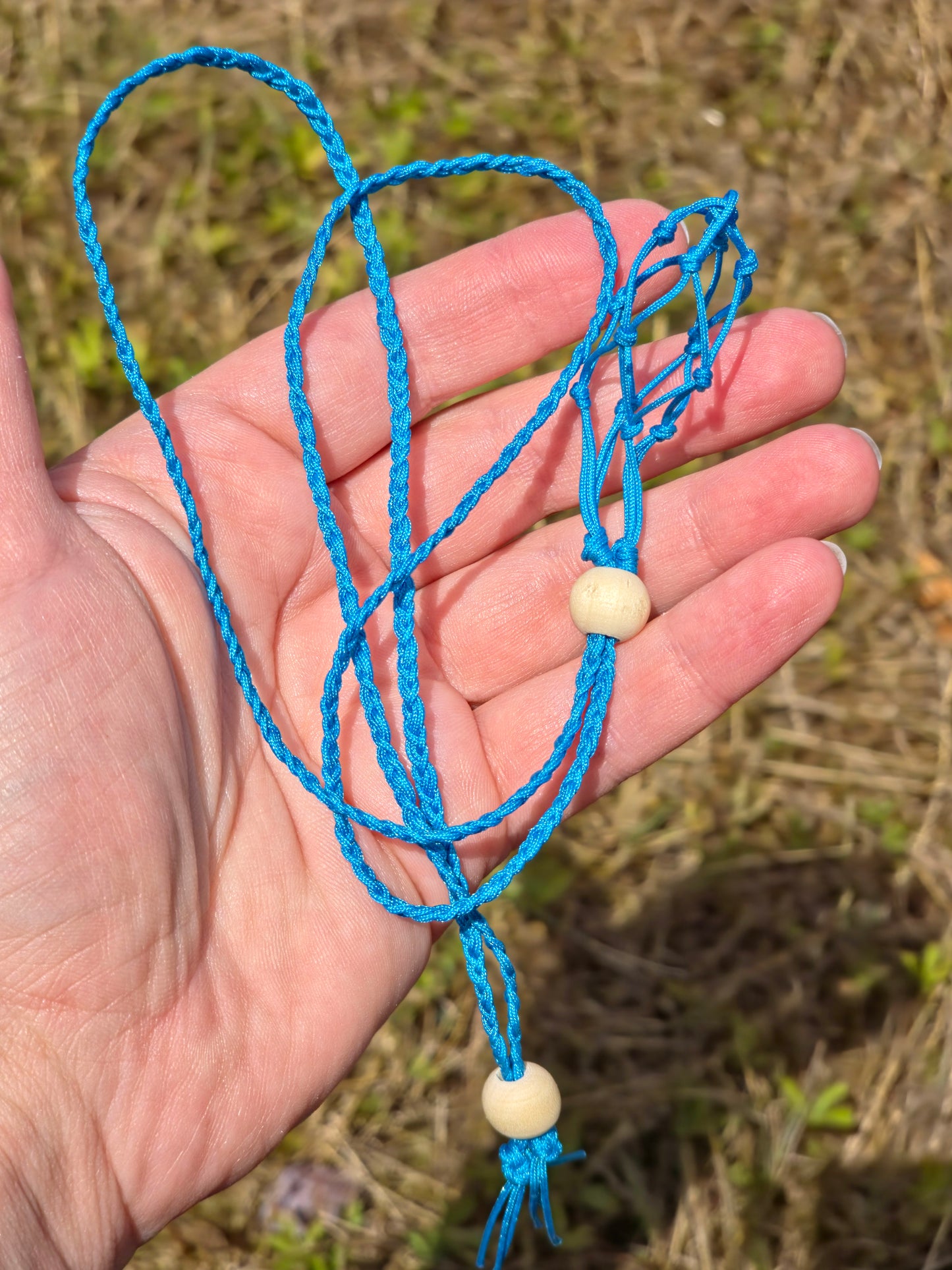 Ocean Weaver – Dice Pendant Würfelhalter für 28 mm D20 – Türkise Dice Necklace | Verstellbarer Dice Holder für Resin Würfel
