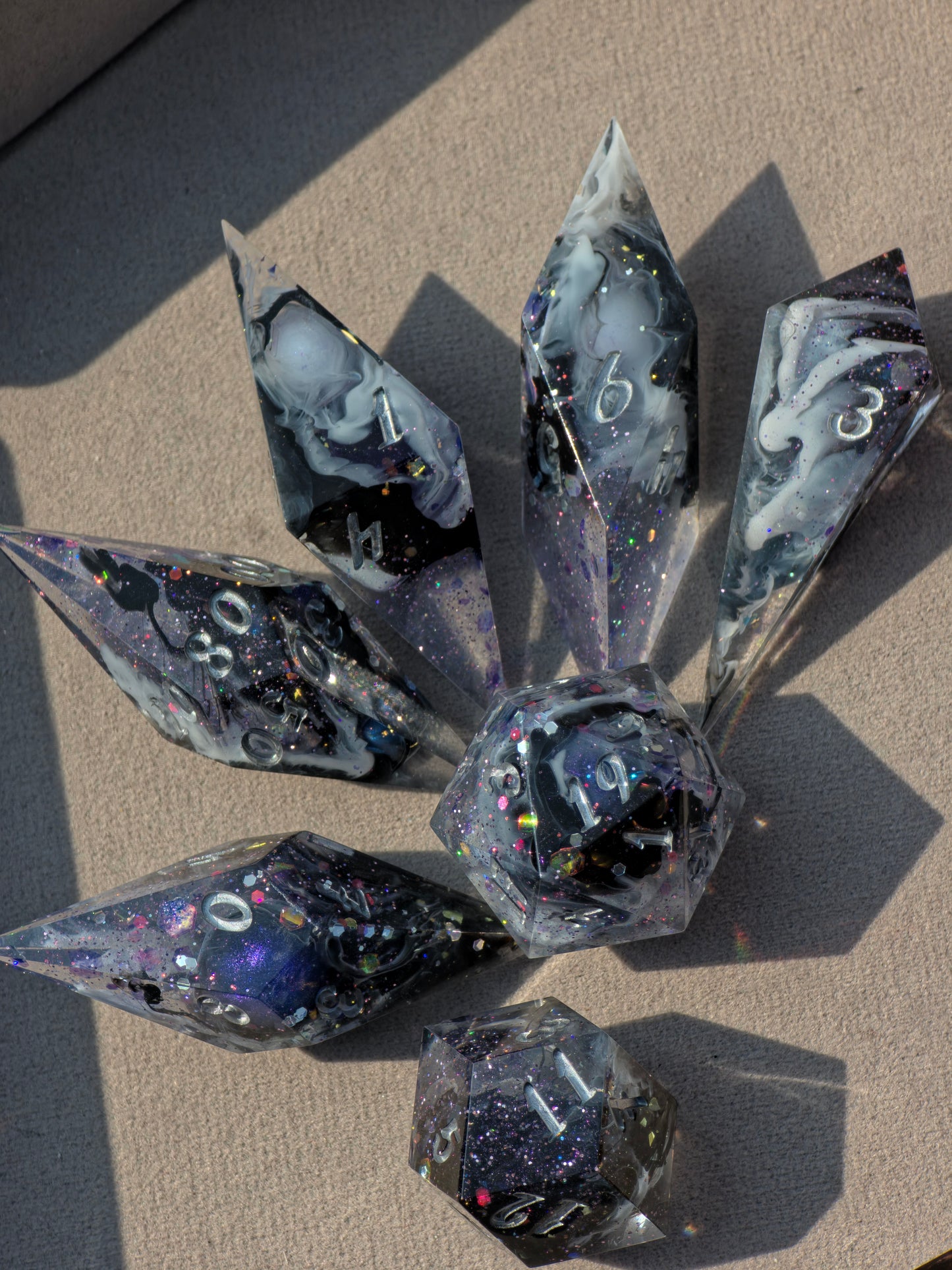 Elongated Dice Set „Cosmic Orbit“ – 7 Resin Dice with Mini Planets, Galaxy Nebula Effect | Space Dice | Silver Numbers | Handmade Sharp Edge TTRPG Dice