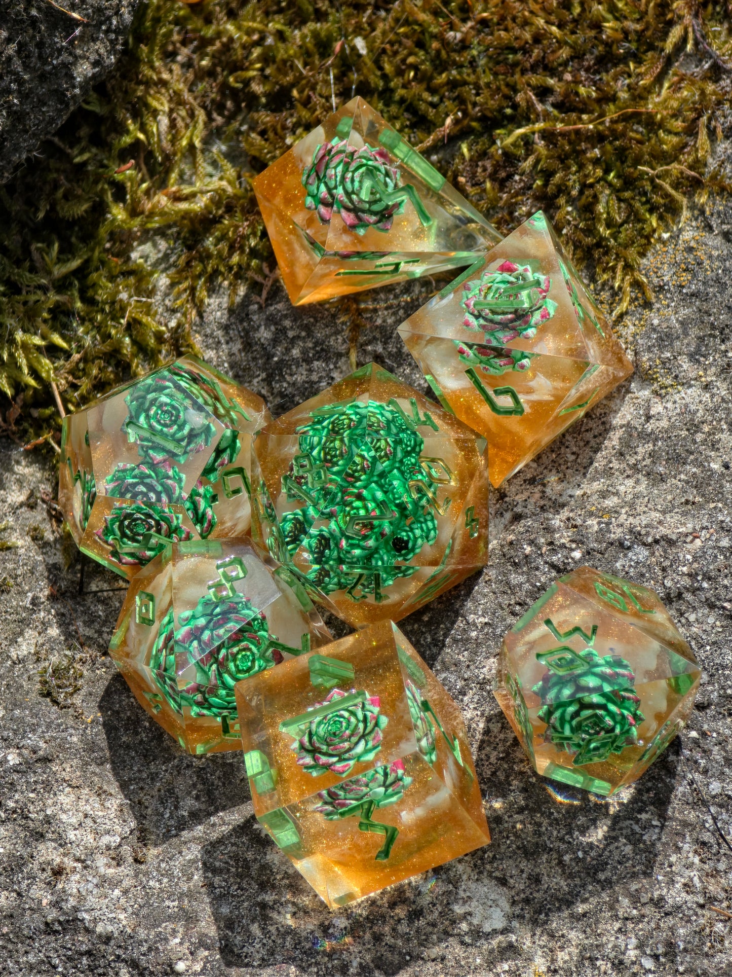 DnD Würfel Set Succulenten – Handgemachte Resin Würfel, Grün Gold Dice, Fantasy Würfel Set, RPG Dice,Mini succulent inserts, Nature
