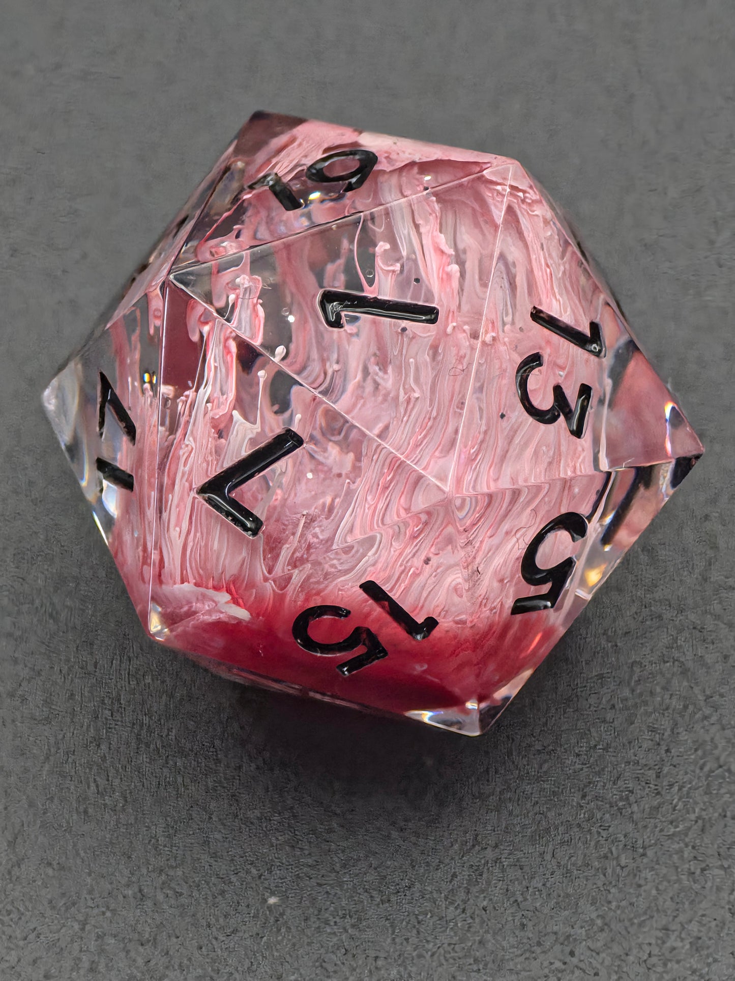 Polyedrisches Würfelset „Crimson Bloom“ – Handgemachte Resinwürfel mit rotem & weißem Petri-Effekt | DnD Dice Set TTRPG