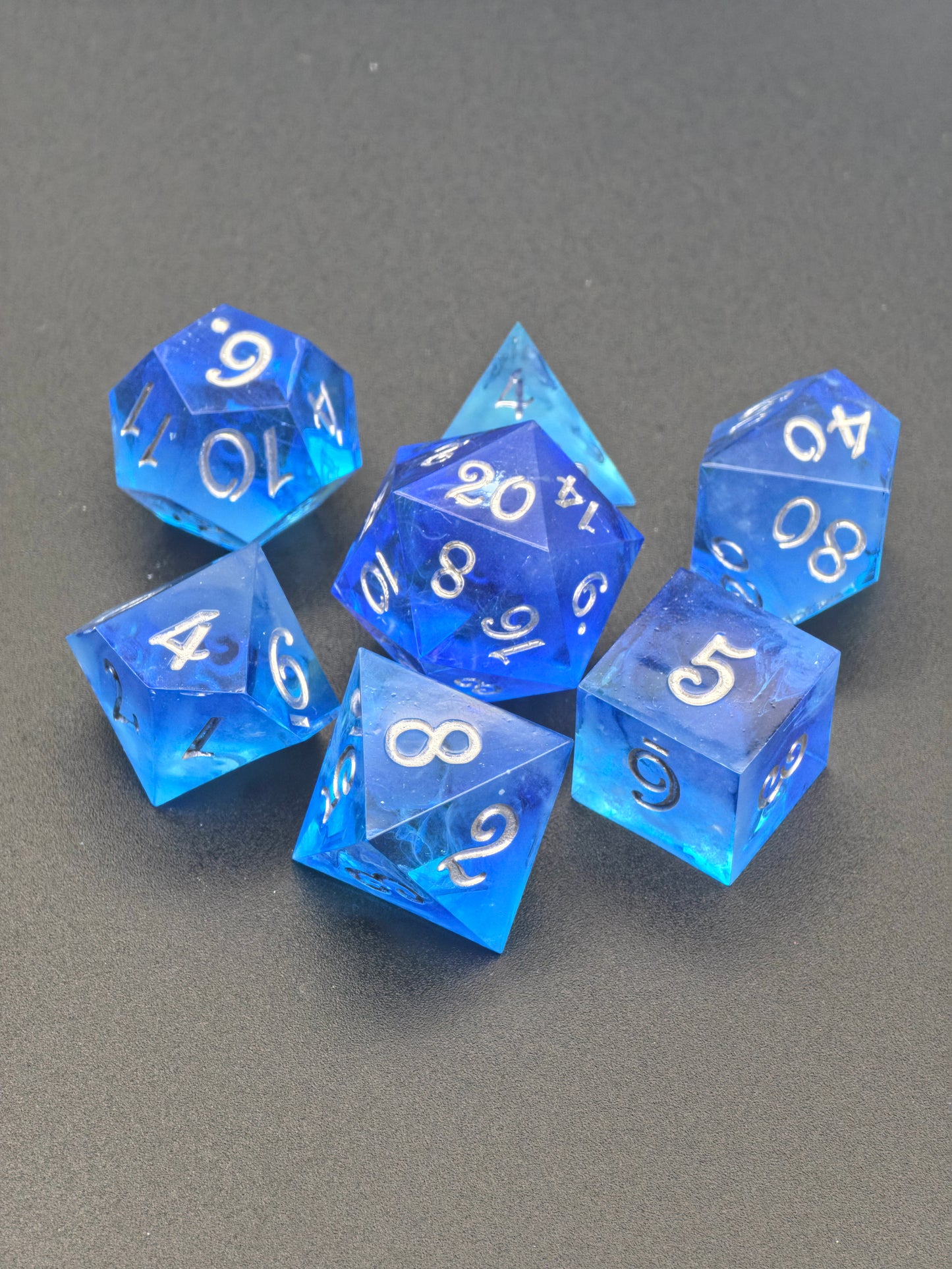 Astrallicht Blau – Nebula Glow Dice Set