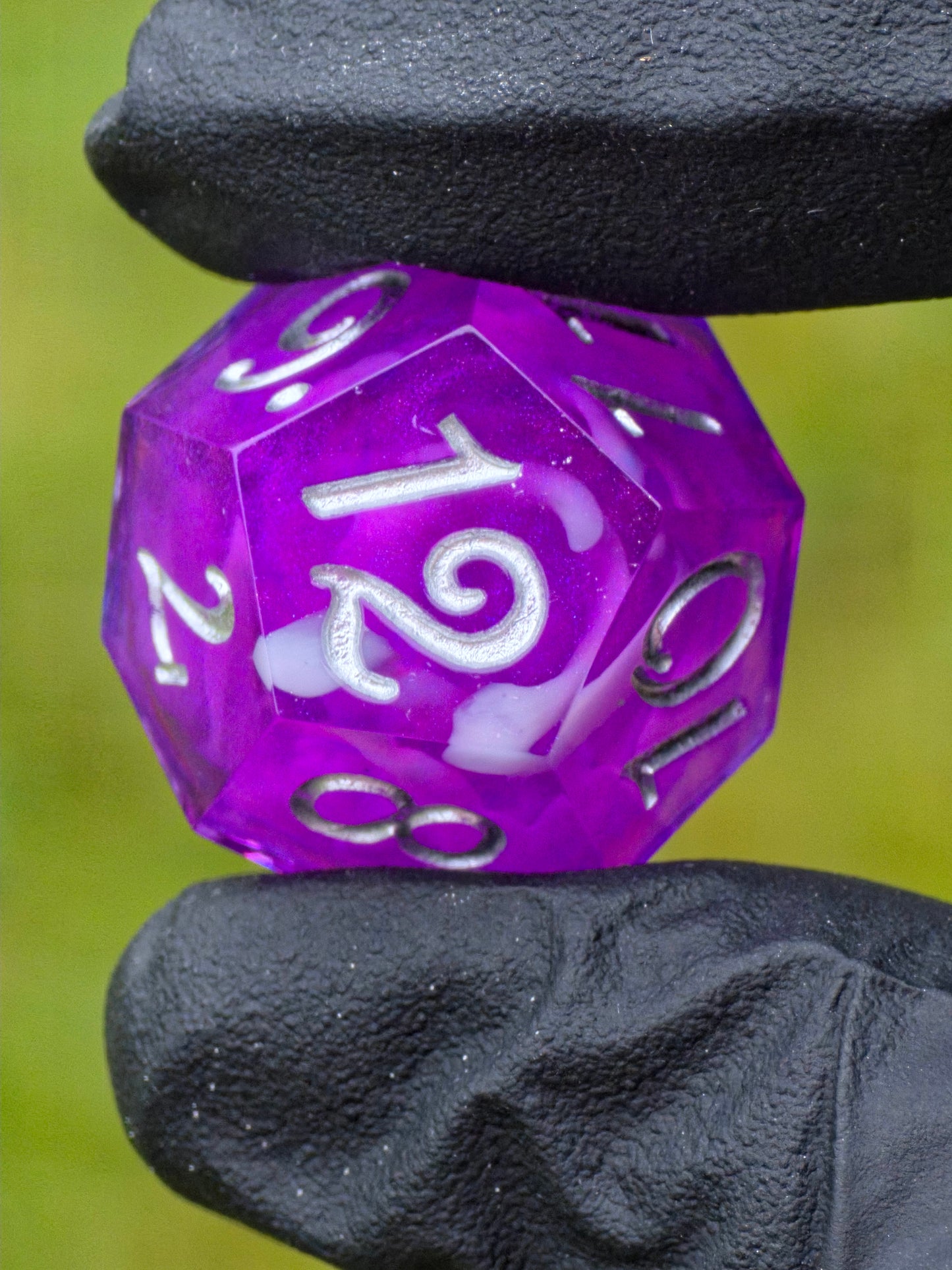 Violet Veil – Handgemachtes Polyedrisches Würfelset aus Resin | Lila Nebula & Cloud Effekt | Fantasy DnD Dice Set TTRPG