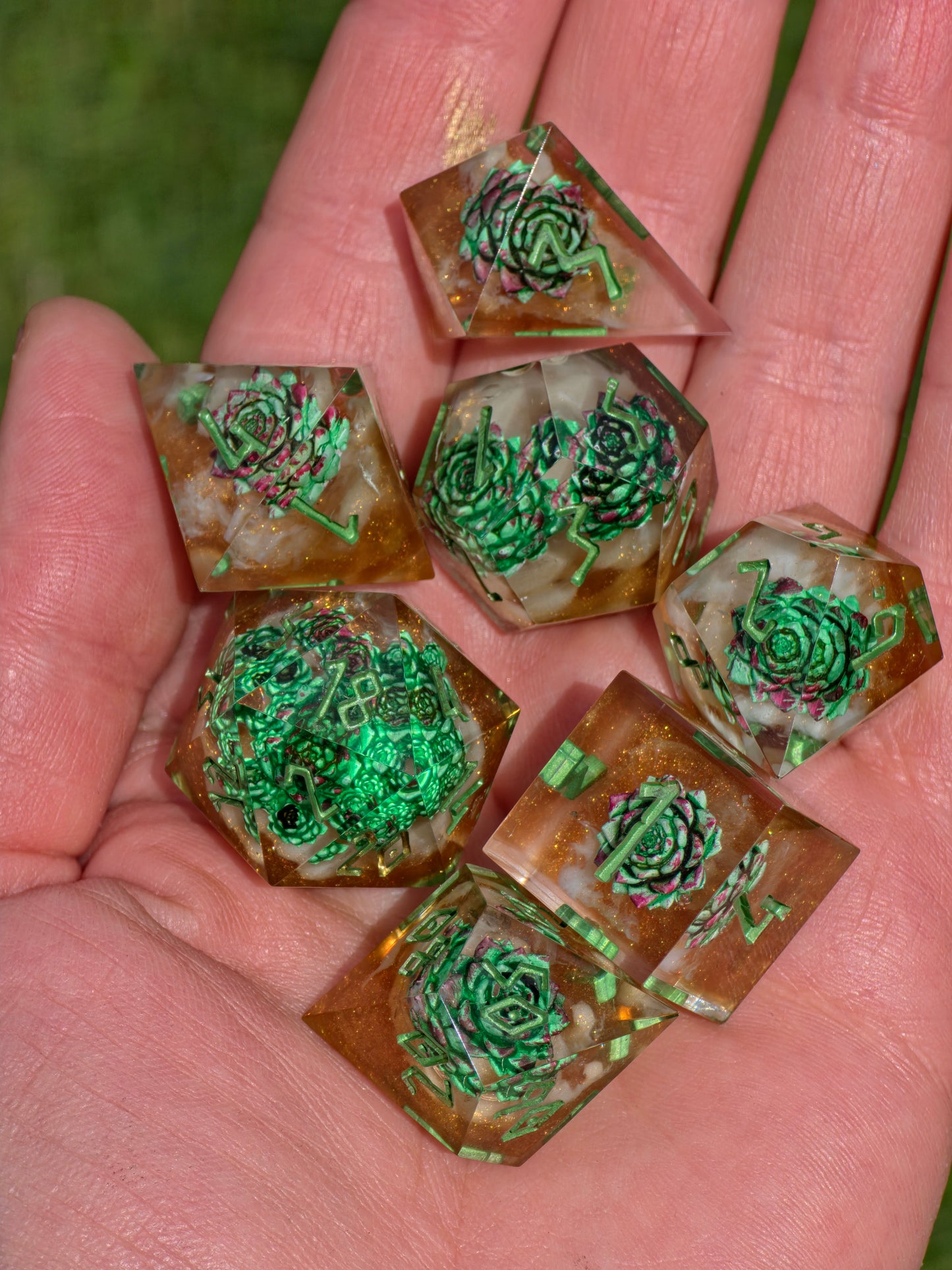 DnD Würfel Set Succulenten – Handgemachte Resin Würfel, Grün Gold Dice, Fantasy Würfel Set, RPG Dice,Mini succulent inserts, Nature