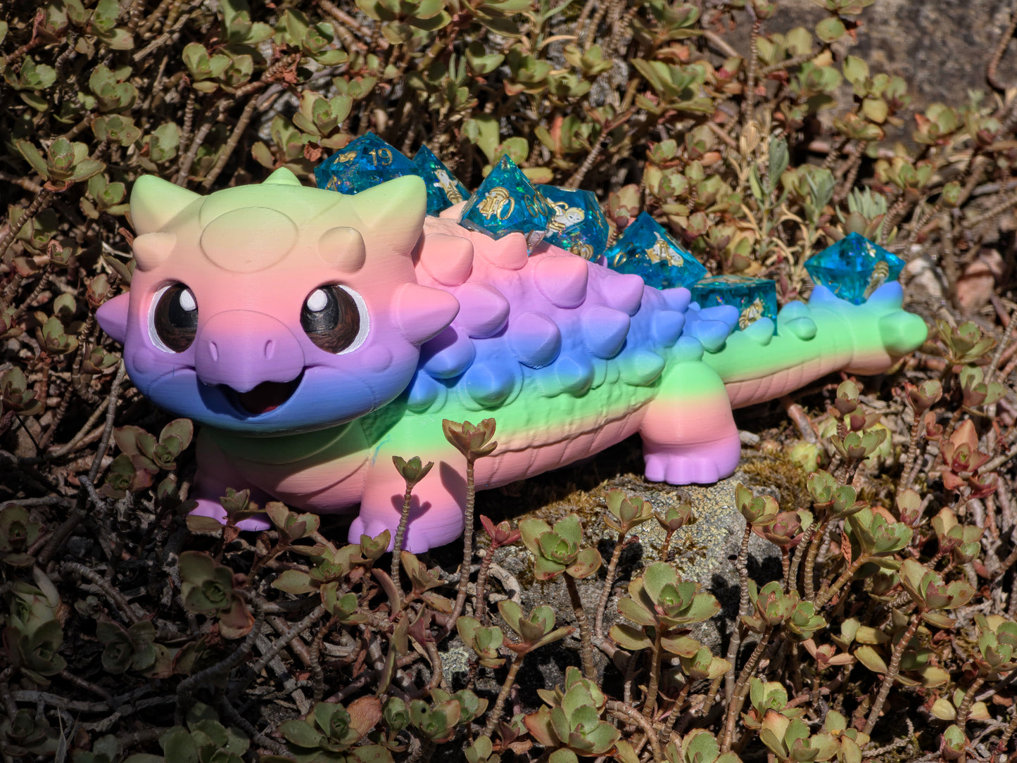Buba Cotton Candy Dreams Dice Holder – Süßer Ankylosaurus Würfelhalter für 7 Dice | 3D-gedruckter DnD Dice Organizer mit Gem D4 Slot