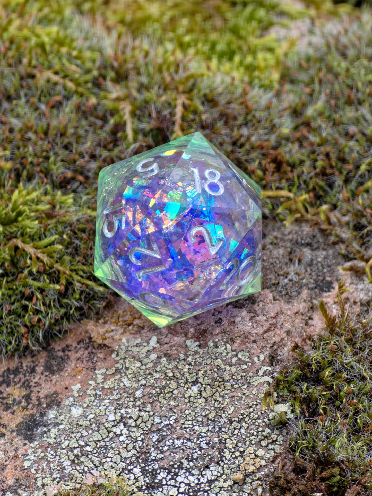 Einzeln D20 Liquid Core Acid Zitrone – Handgemachter Resin Würfel für DnD, Pen and Paper & TTRPG