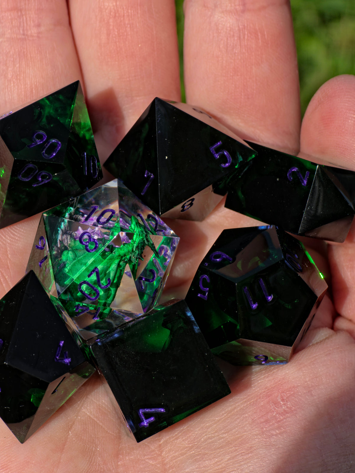 Guardian of the Emerald Dream - Ysera Inspired Würfelset – 7-teiliges DnD Dice Set | World of Warcraft Emerald Dream Dragon | Grüne Drachen Würfel | Handmade Resin Dice