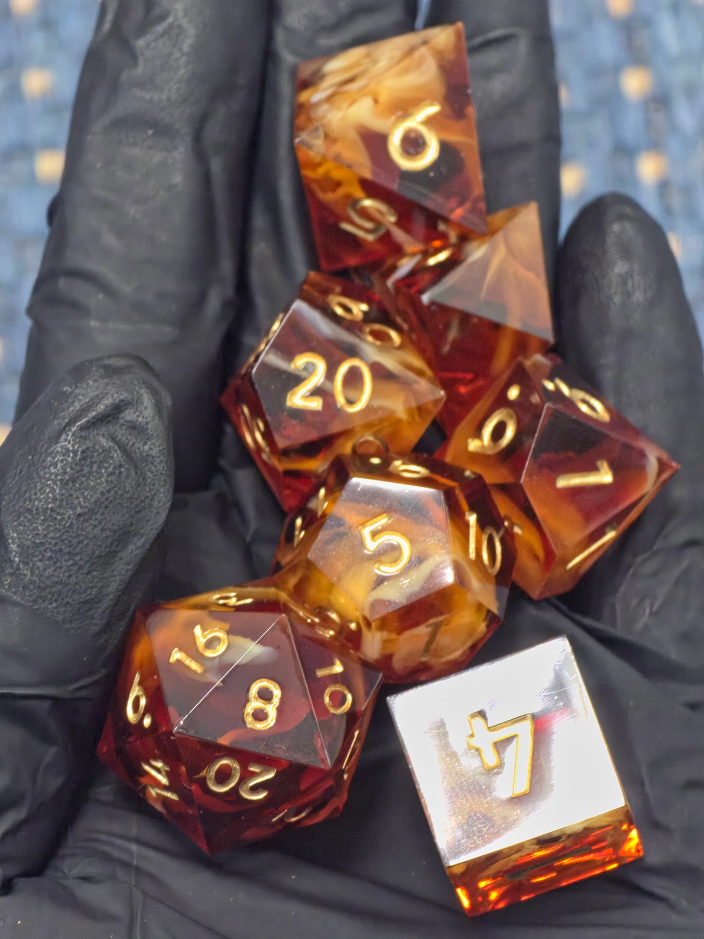 Polyedrisches Würfelset „Toffee Swirl Nebula“ – Handgemachte Resinwürfel karamell-toffee mit Cream Cloud Effekt | DnD Dice Set TTRPG