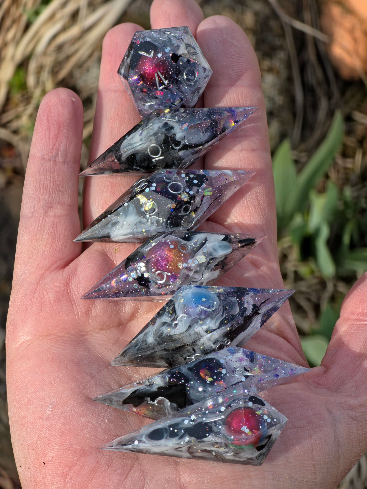 Glow in the Dark Planet elongated Dice Set – Space Resin Dice with Planets, Handmade Sharp Edge DnD Würfel, Galaxy TTRPG Dice