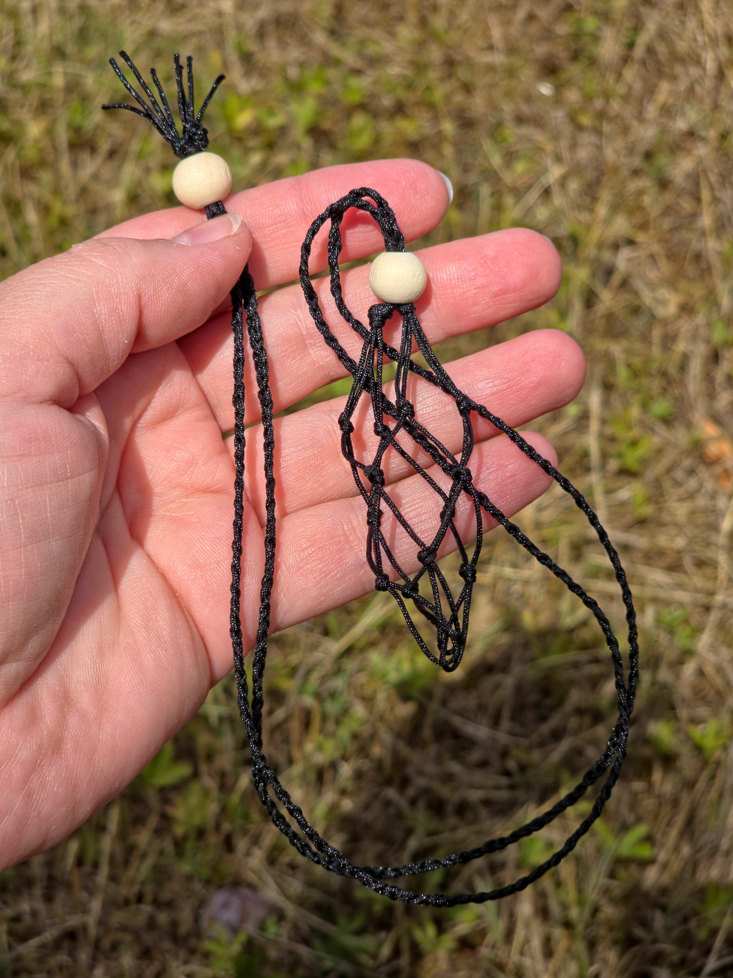 Shadow Weaver – Dice Pendant Würfelhalter für 35 mm D20 – Schwarze Dice Necklace | Verstellbarer Dice Holder für Resin Würfel Shiggy