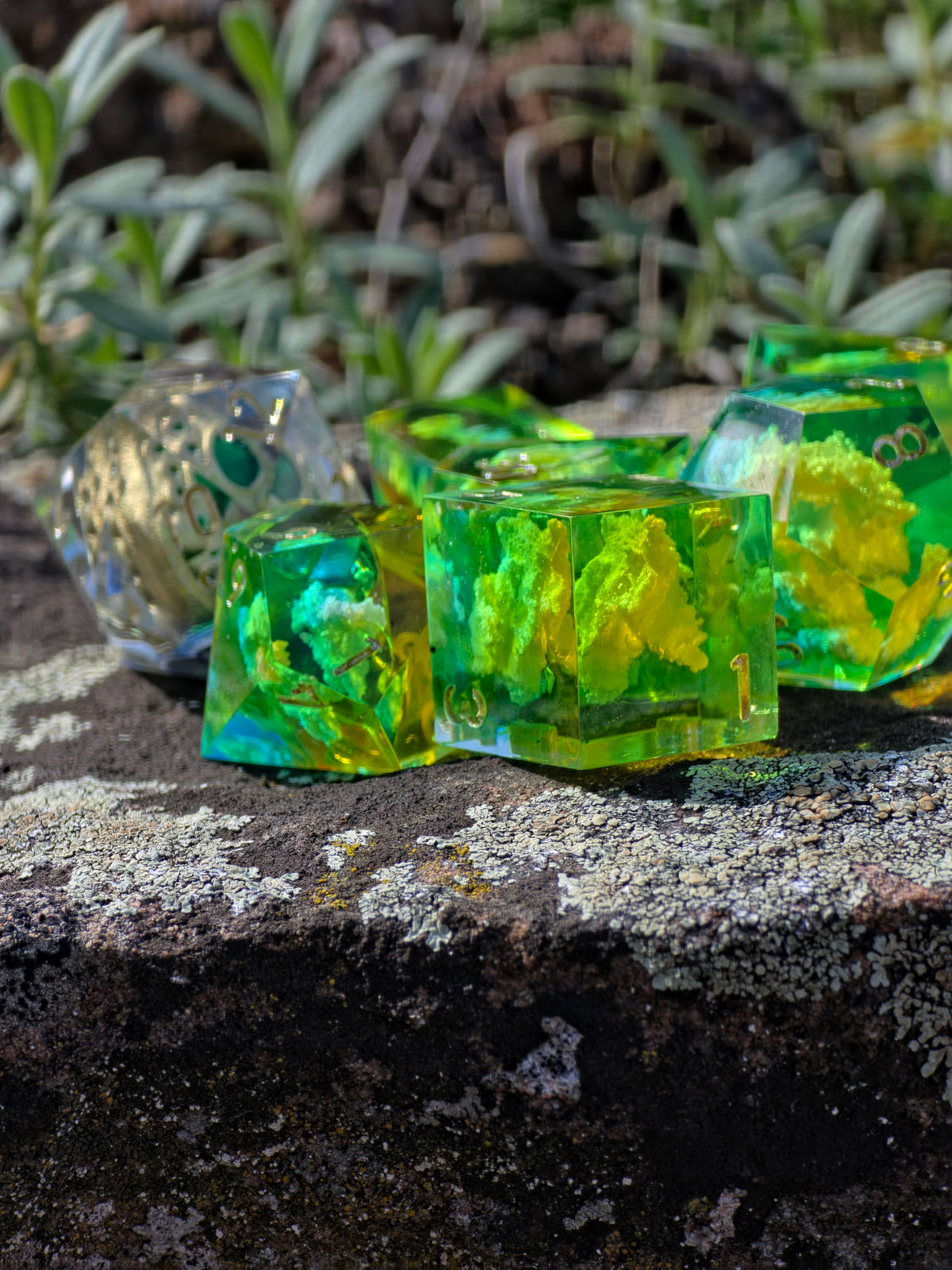 Stamina Vessel – Spirit of Hyrule Würfelset – Zelda Breath of the Wild & Tears of the Kingdom Inspired | Grünes DnD Dice Set mit Gold | Handmade Resin Würfel