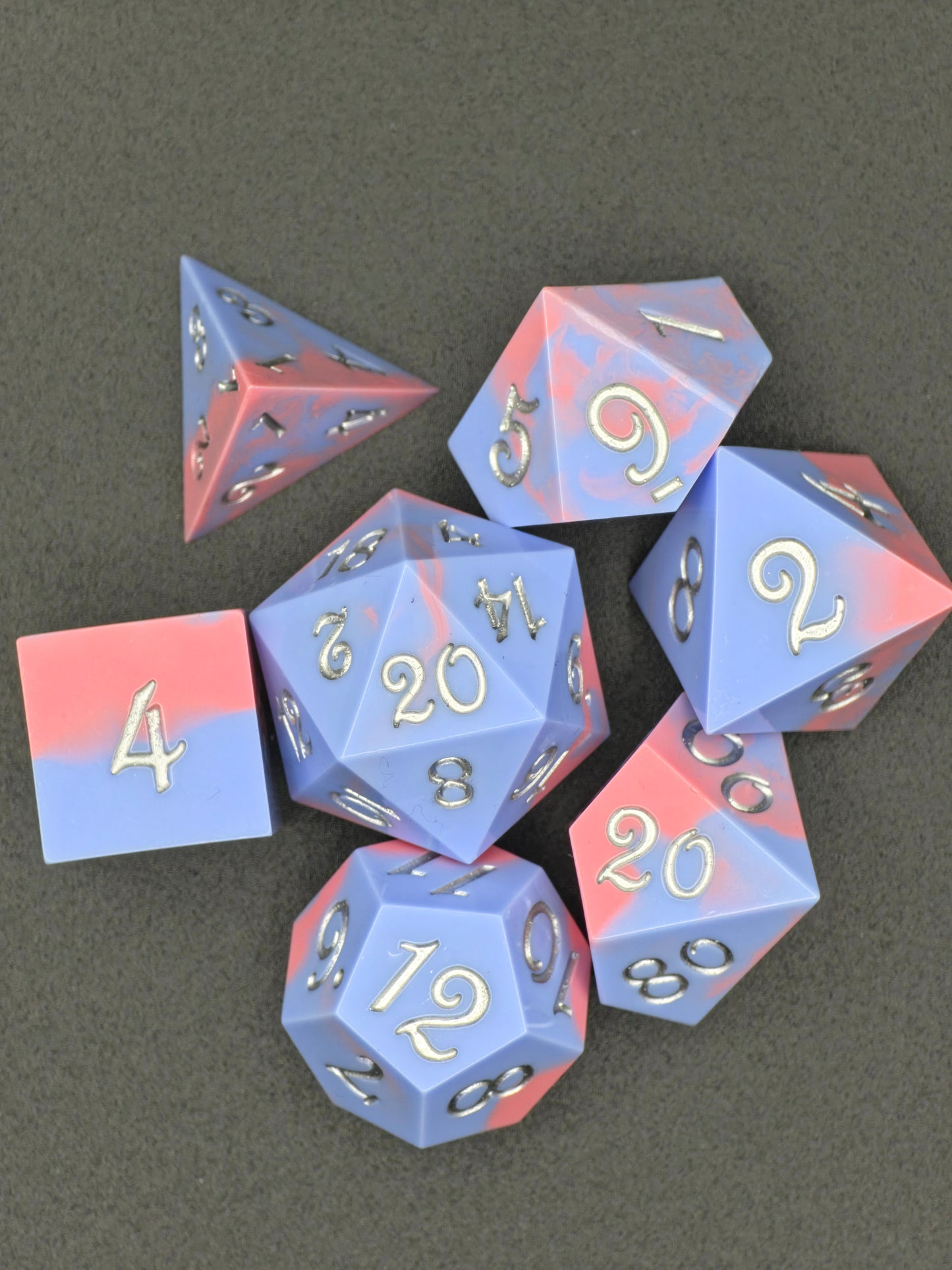 Cotton Candy Skies – Handgemachtes DnD Würfelset in Pastellblau & Rosé | Resin Dice Set mit sanftem Farbverlauf | Polyedrische Würfel TTRPG