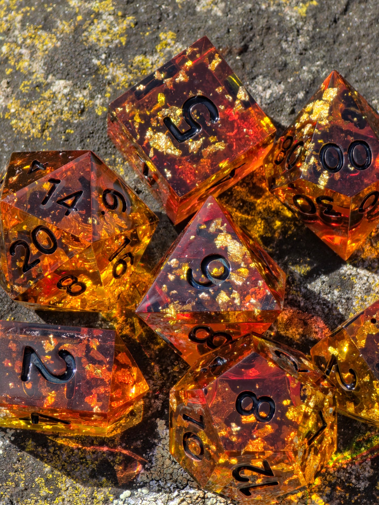 Honey Amber Dice Set – Golden Resin DnD Dice, Warm Honey Glow, Sharp Edge TTRPG Dice, Handmade Fantasy Dice Set, Bernstein Dice