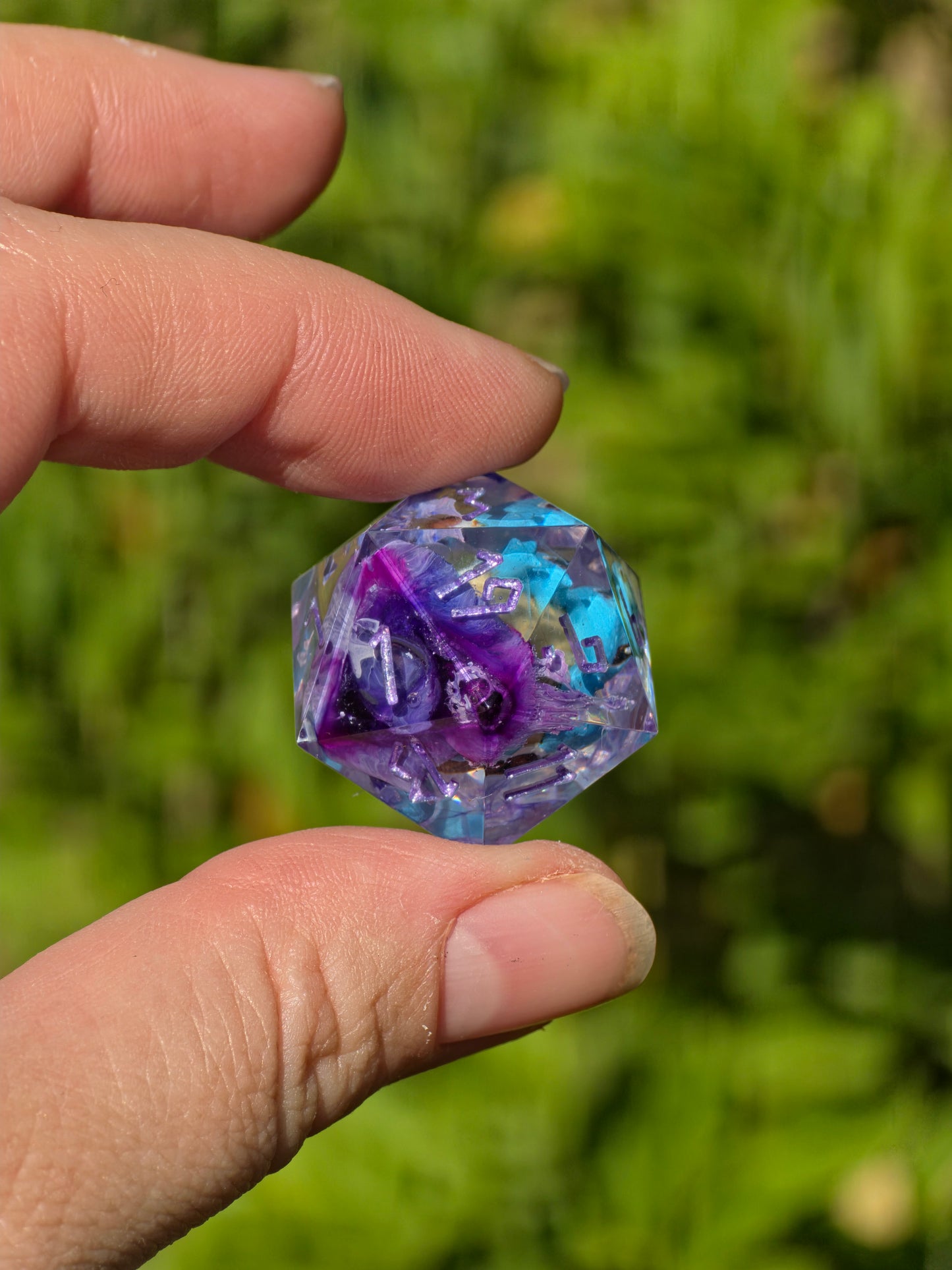 Shiggy – Mystic Tidal Bloom Würfelset – Handgefertigtes Pokémon inspiriertes Resin Dice Set | Petri-Effekt & Metallic Lila Zahlen Squirtle