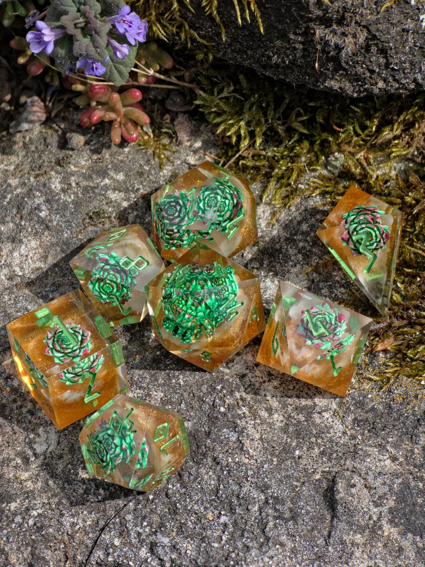 DnD Würfel Set Succulenten – Handgemachte Resin Würfel, Grün Gold Dice, Fantasy Würfel Set, RPG Dice,Mini succulent inserts, Nature