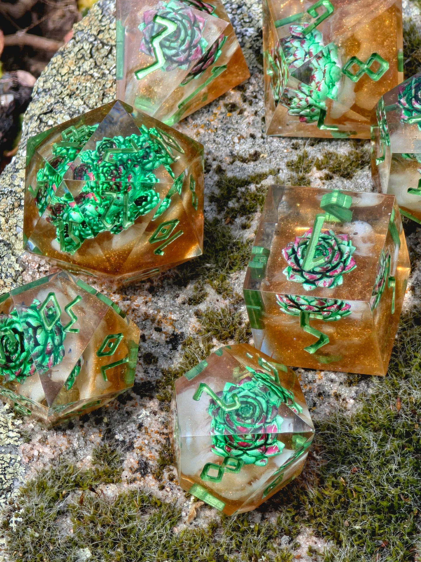 DnD Würfel Set Succulenten – Handgemachte Resin Würfel, Grün Gold Dice, Fantasy Würfel Set, RPG Dice,Mini succulent inserts, Nature