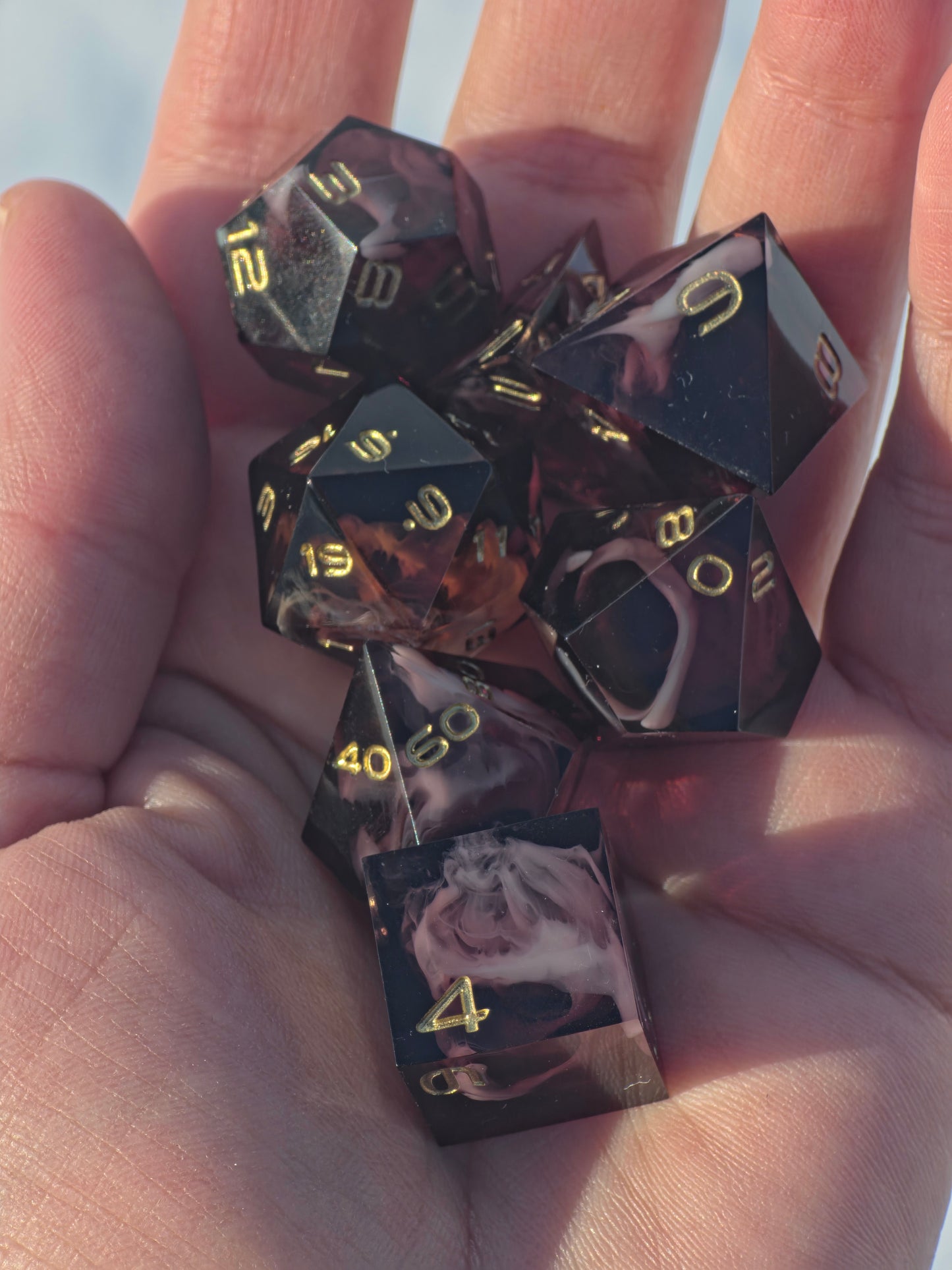 Würfelset „Velvet Espresso“ – Handgemachtes Resin Dice Set mit Coffee & Cream Cloud-Effekt | DnD TTRPG Würfel