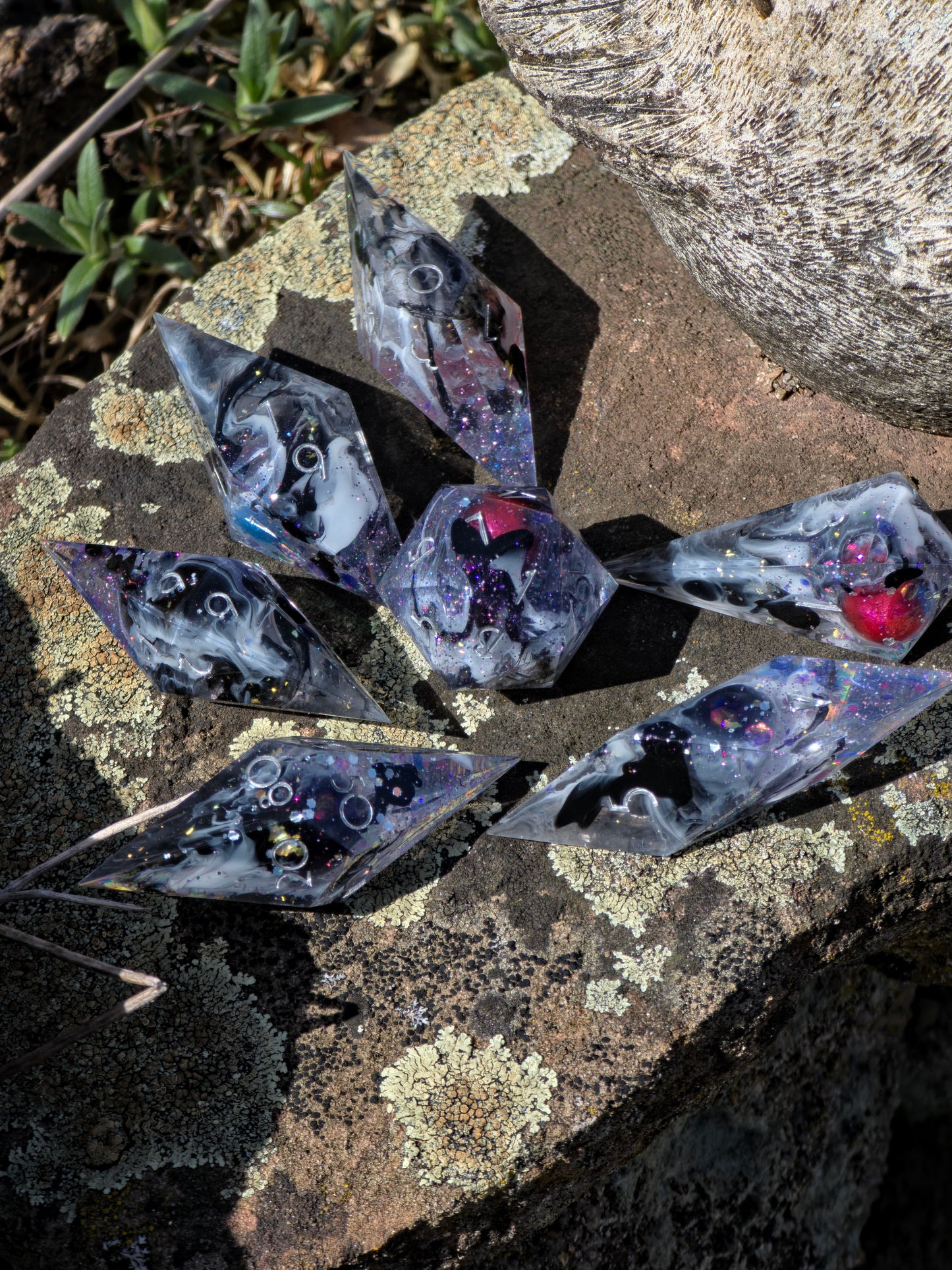 Glow in the Dark Planet elongated Dice Set – Space Resin Dice with Planets, Handmade Sharp Edge DnD Würfel, Galaxy TTRPG Dice