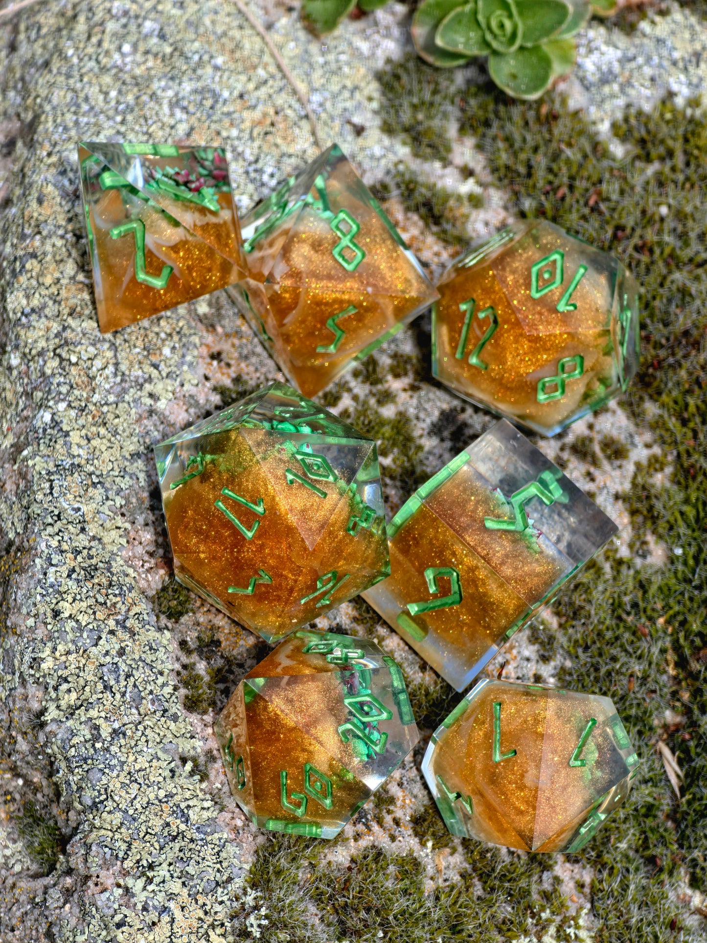 DnD Würfel Set Succulenten – Handgemachte Resin Würfel, Grün Gold Dice, Fantasy Würfel Set, RPG Dice,Mini succulent inserts, Nature