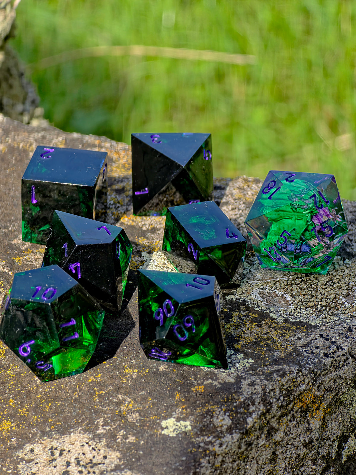 Guardian of the Emerald Dream - Ysera Inspired Würfelset – 7-teiliges DnD Dice Set | World of Warcraft Emerald Dream Dragon | Grüne Drachen Würfel | Handmade Resin Dice